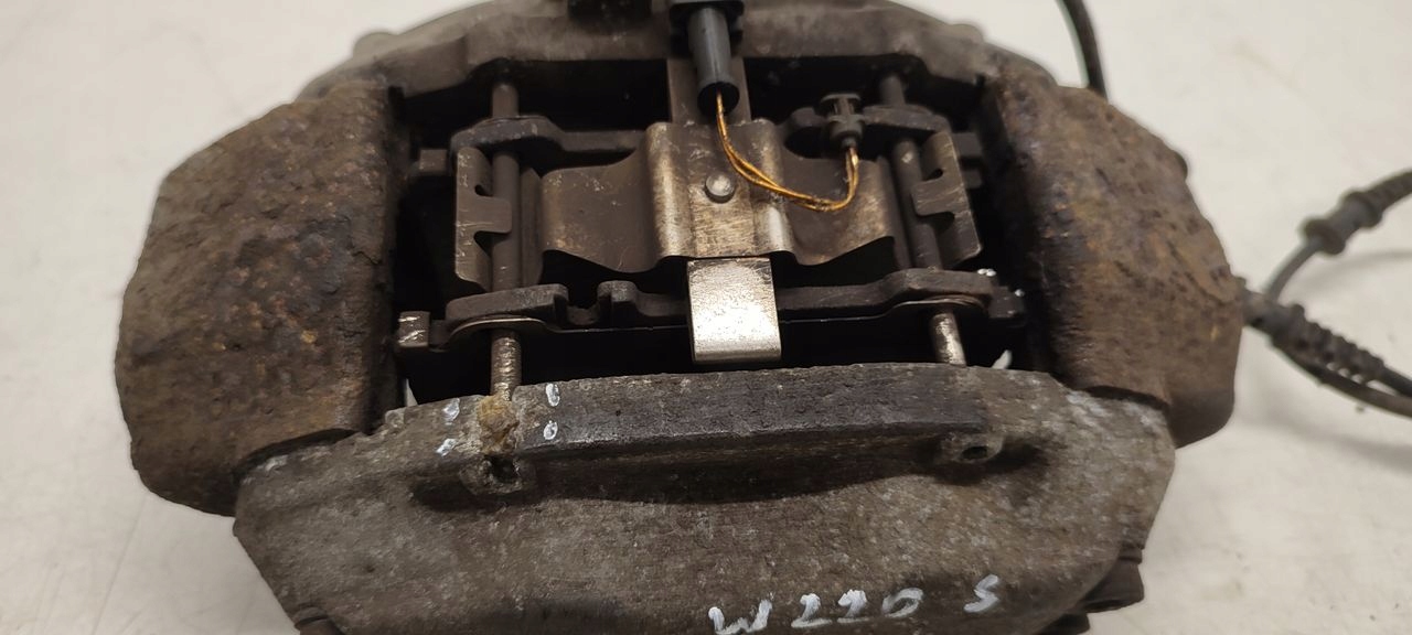caliper front front right Mercedes W220