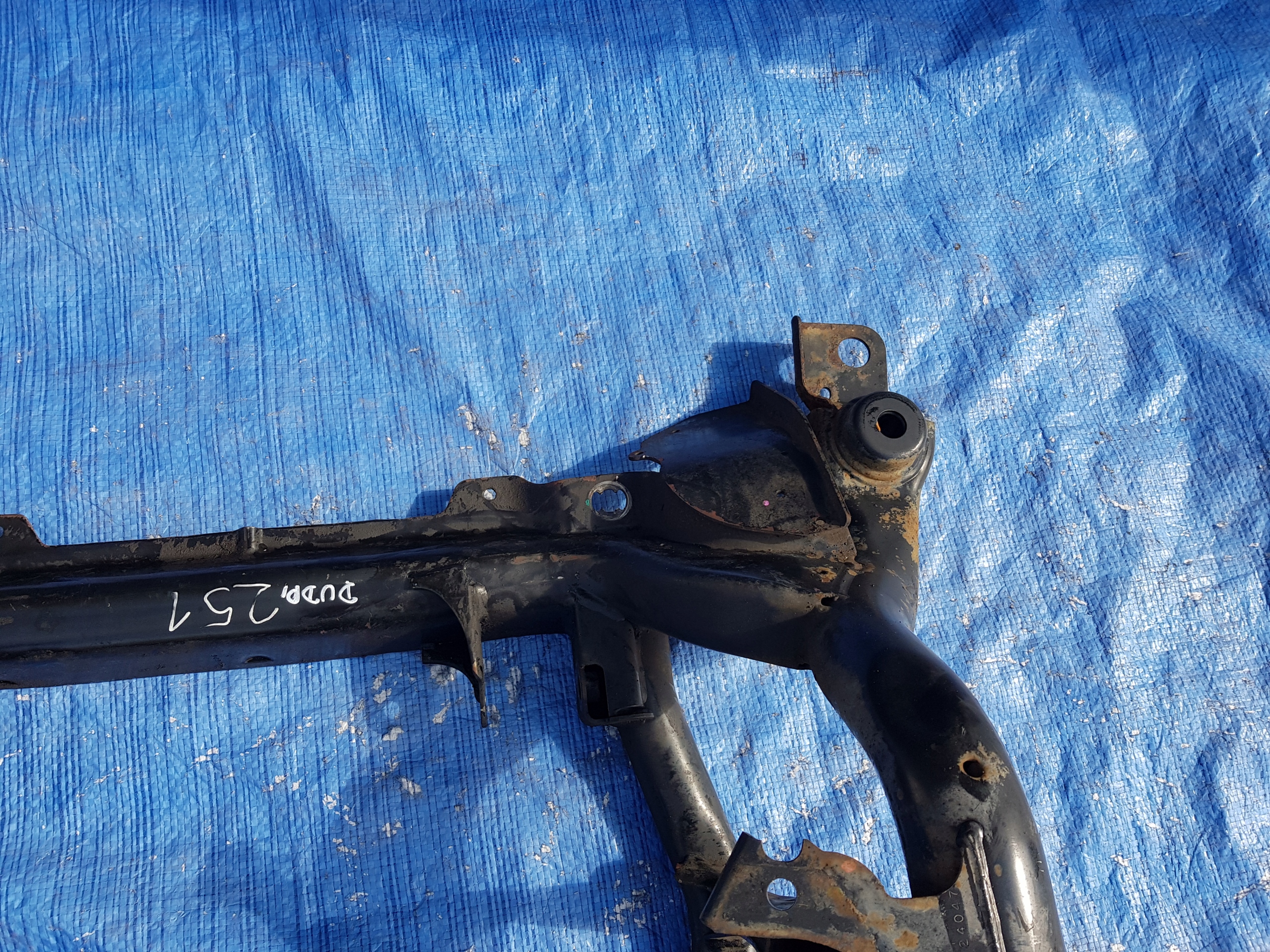 axle beam front of the engine MERCEDES W251 sider subframe axle beam