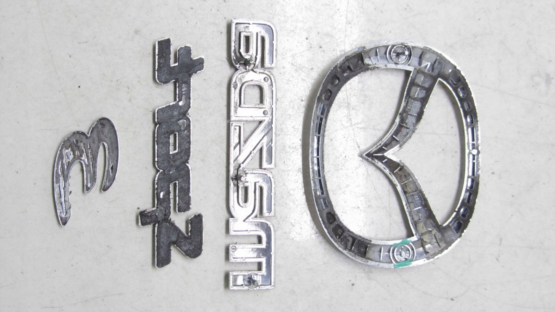 MAZDA 3 SPORT ZNACZEK KLAPY EMBLEMAT 09-13 Typ samochodu Samochody osobowe