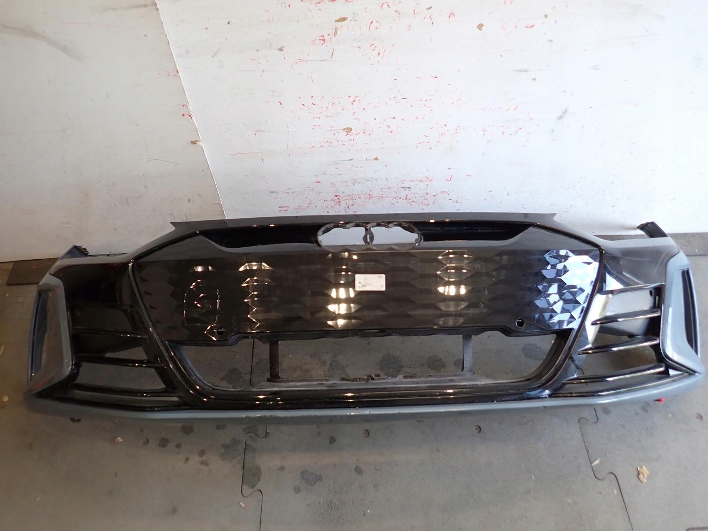 bumper front front AUDI GT RS E-TRON 2021- 4J3807221
