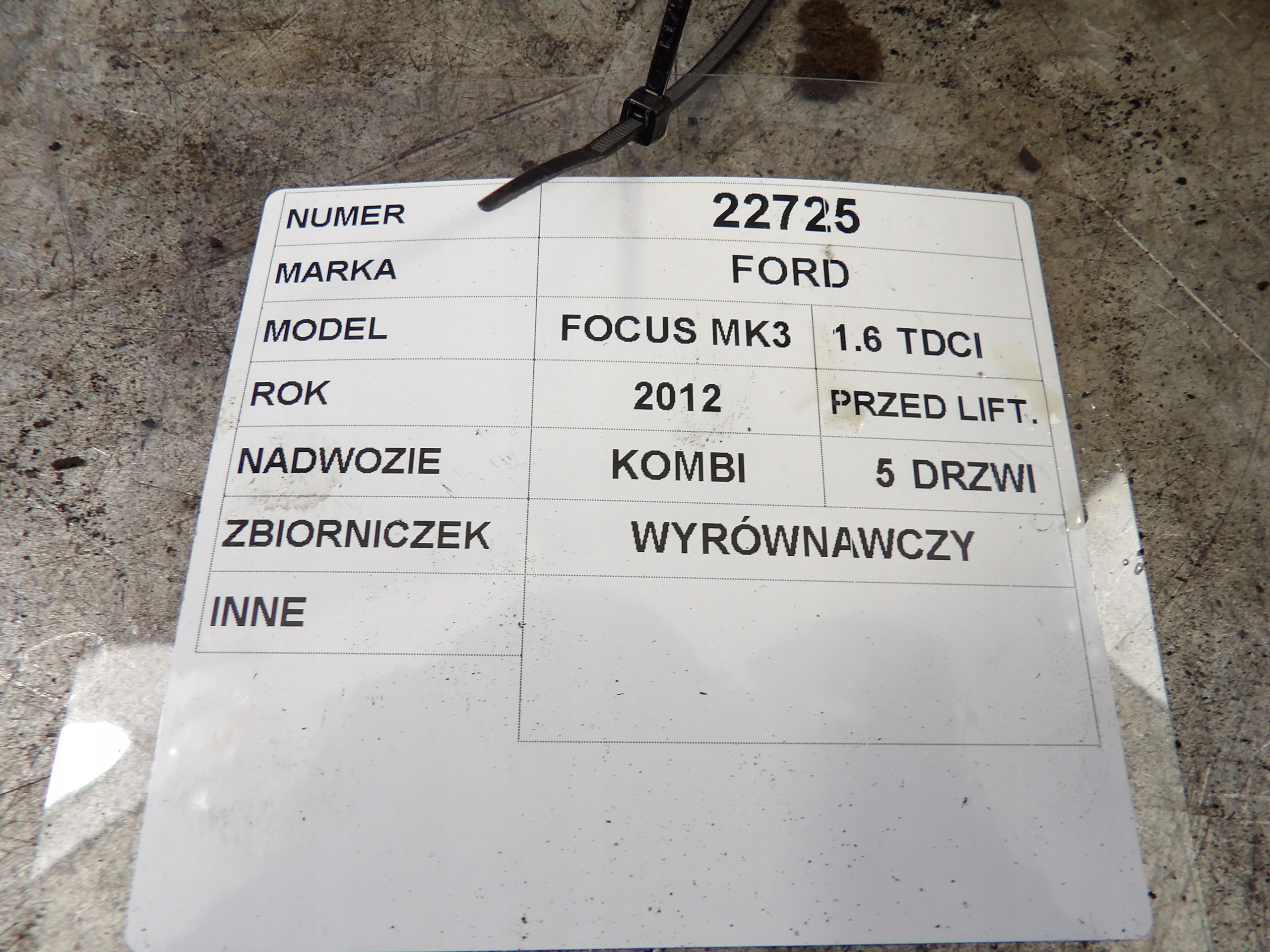 Ford Focus MK3 Scheibenwaschbehälter 8V61-8K218 AE