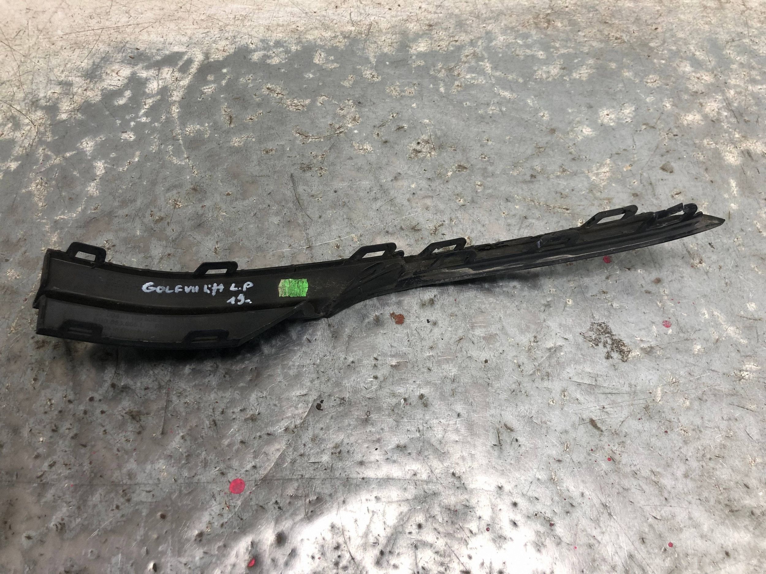 grid of a bumper left front VW GOLF VII LIFT HB 5G0853665L