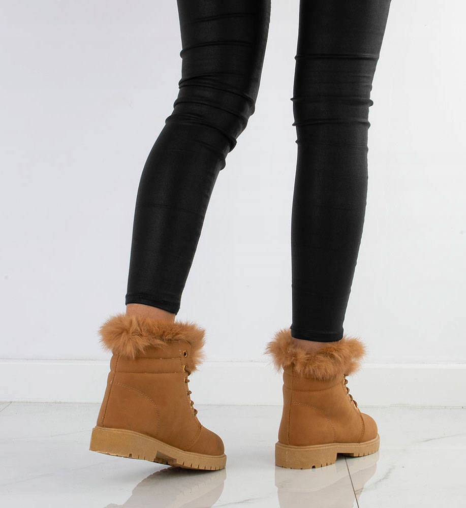 CZARNE OCIEPLANE TRAPERKI BOTKI TIMBERKI RENDI 37 Długość wkładki 24 cm