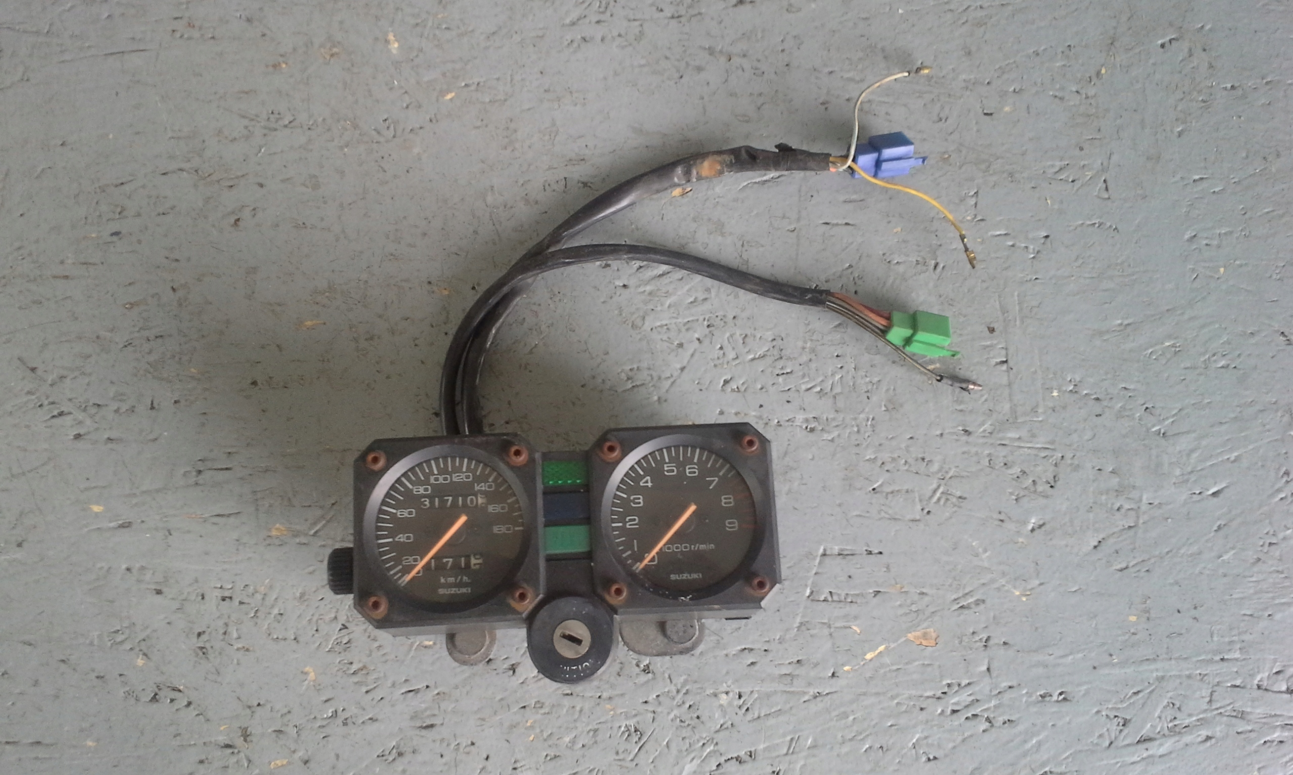 123451682 - SUZUKI DR 800 великий лічильник лічильники