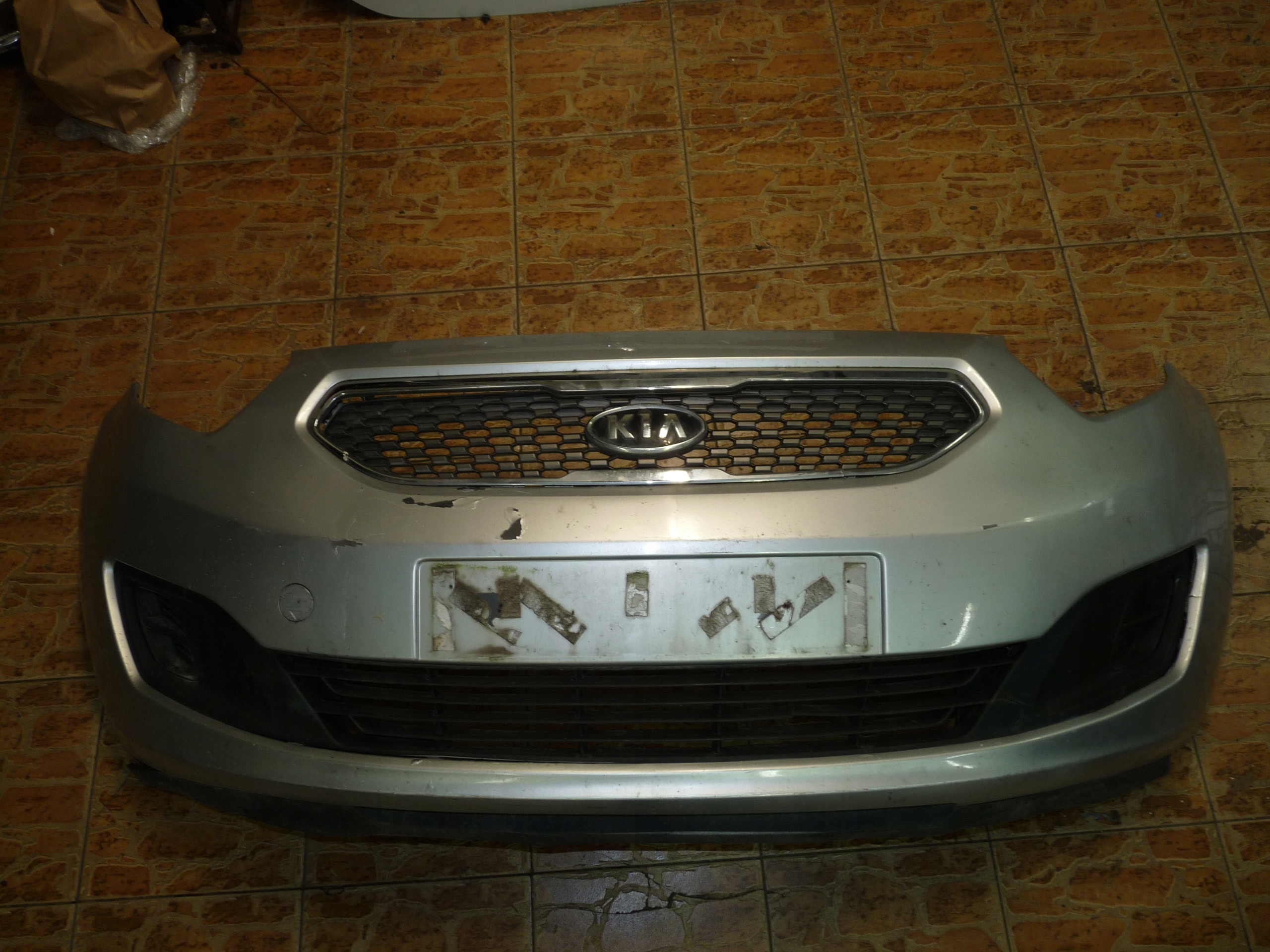 KIA VENGA ZDERZAK PRZEDNI 09-14R