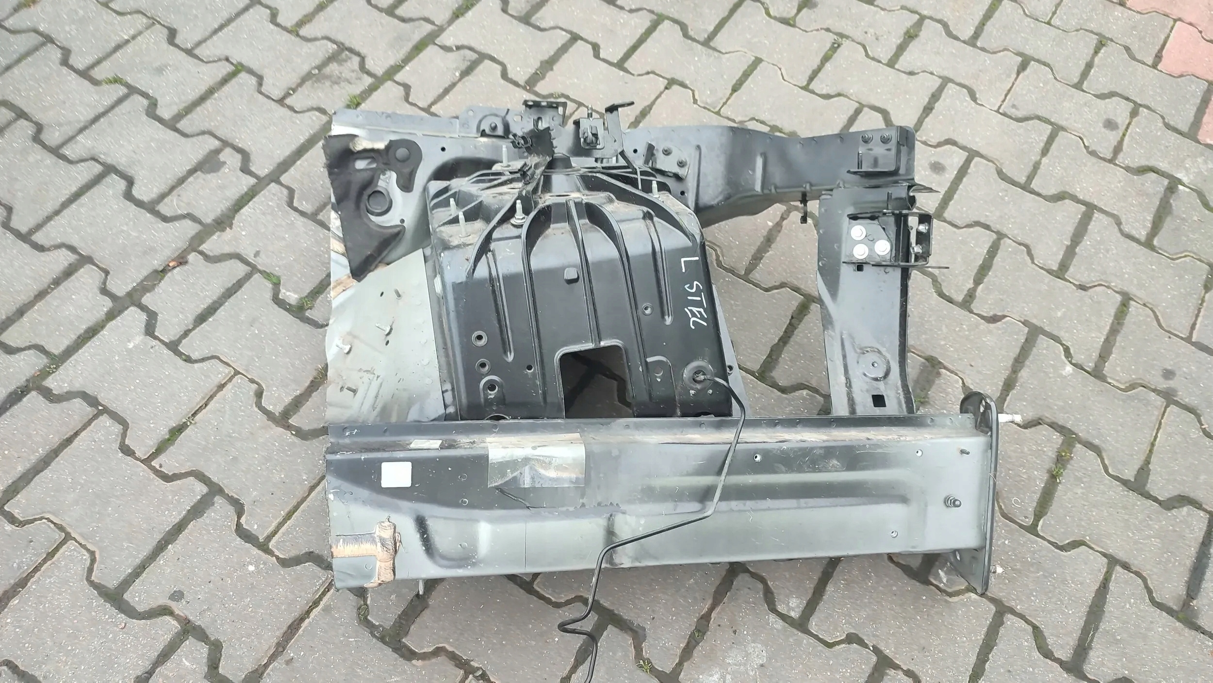 Alfa Romeo Stelvio 2021 front side left quarter