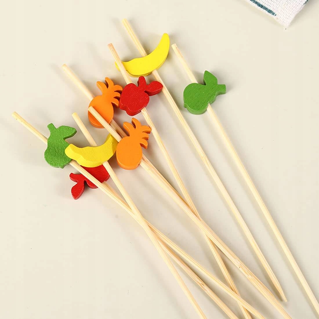 WYKAŁACZKI BANKIETOWE OWOCE 12CM 100SZT EAN (GTIN) 5904413377870