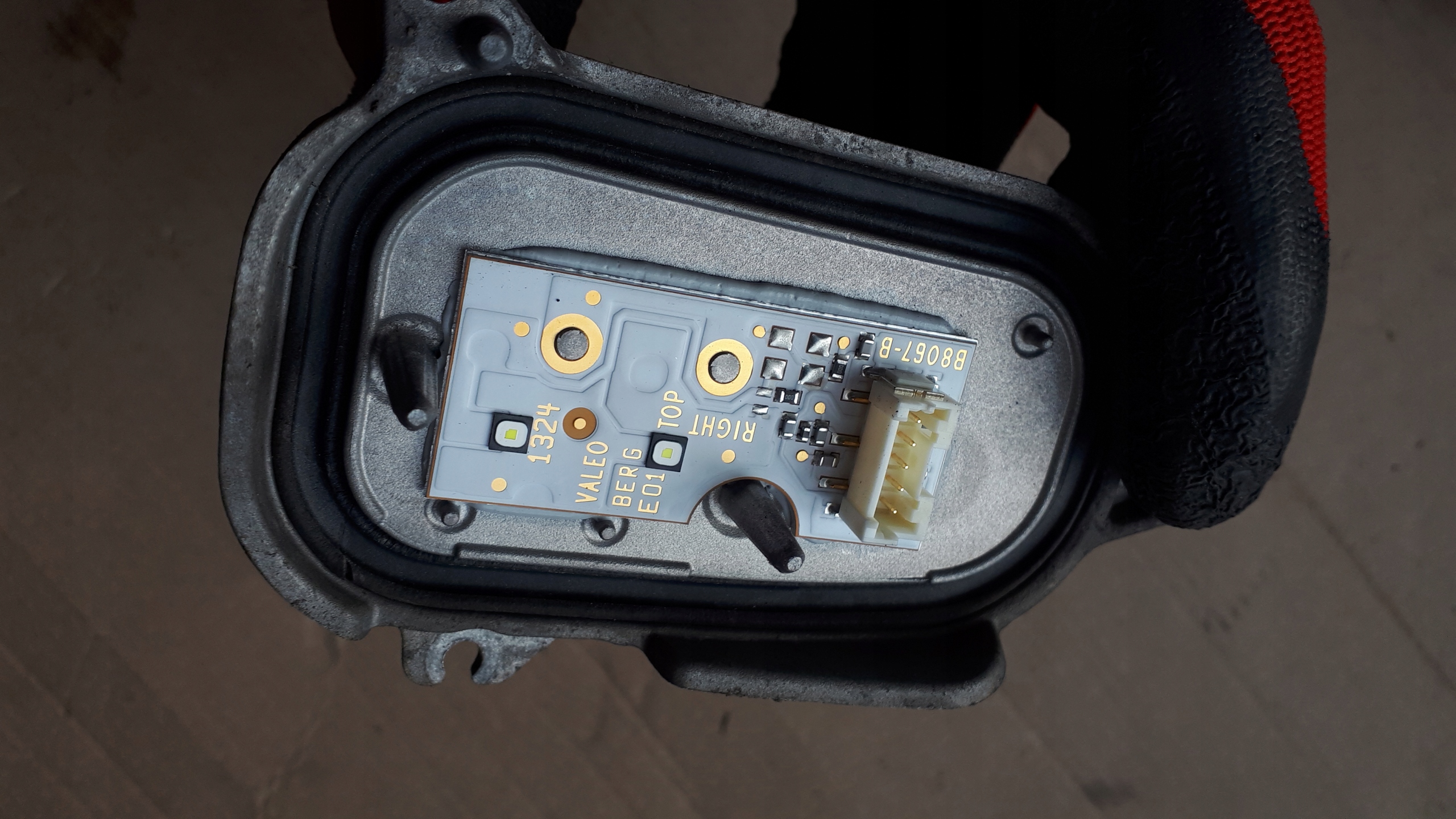 SQ5 8R Q5 module control unit lights JEZ LED right DRL