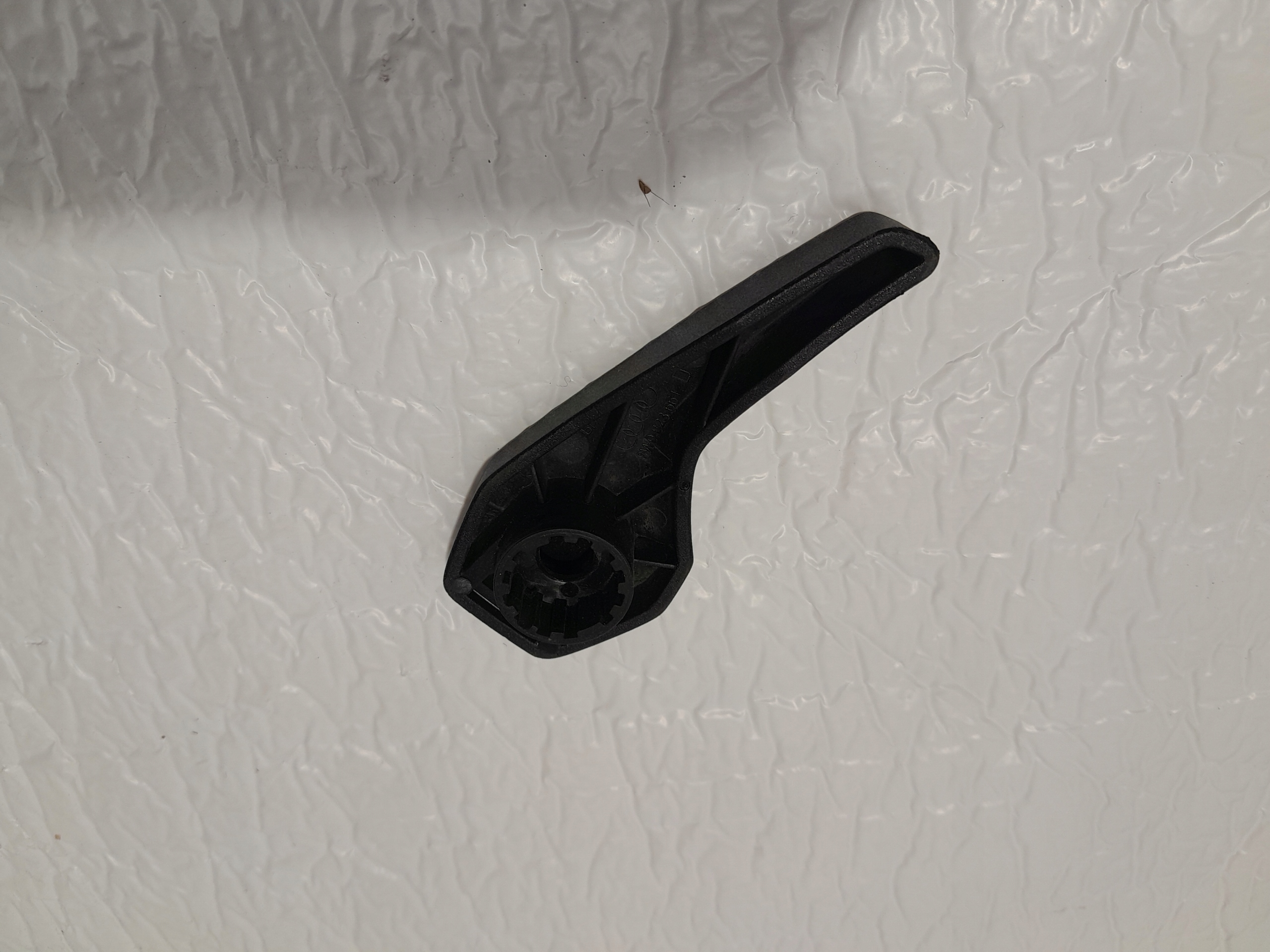 AUDI A4 A5 handle bracket of the opening bonnets 8W0823661D