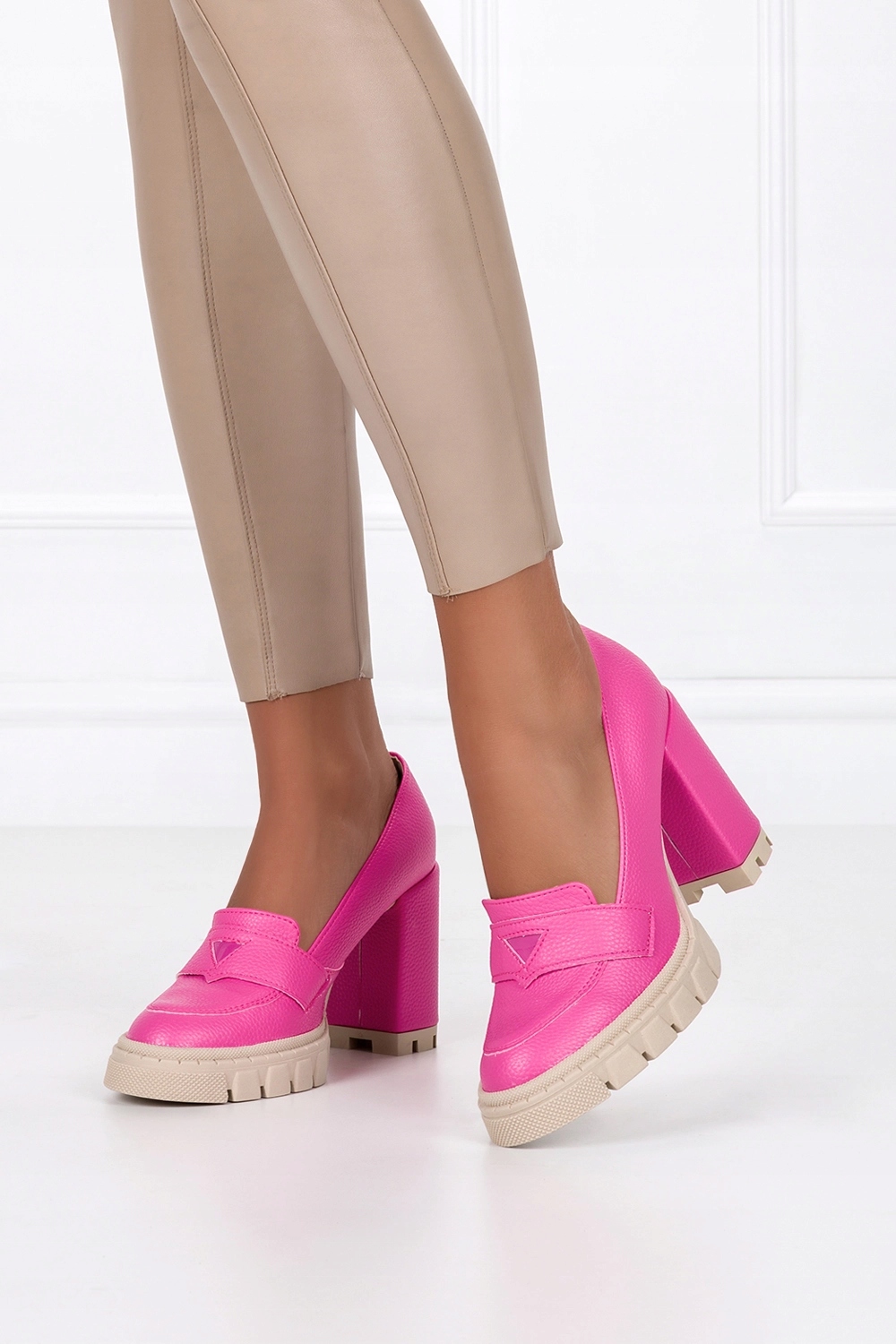 DAMSKIE MOKASYNY NA OBCASIE SŁUPKU ELEGANCKIE PÓŁBUTY LEKKIE WYGODNE r 38 Marka Casu