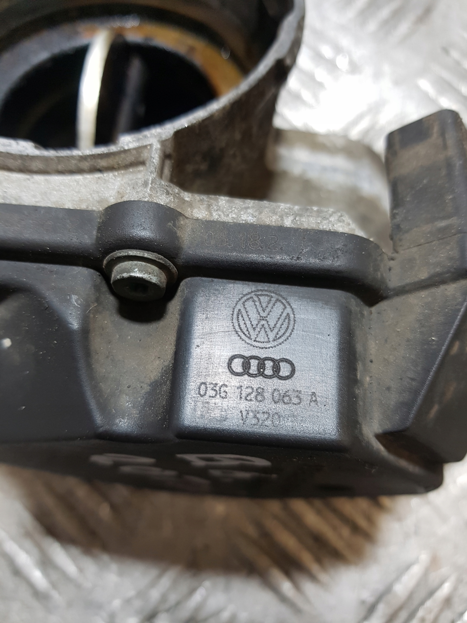 Valvola a farfalla VOLKSWAGEN PASSAT B6 2.0 TDI 03G128063A