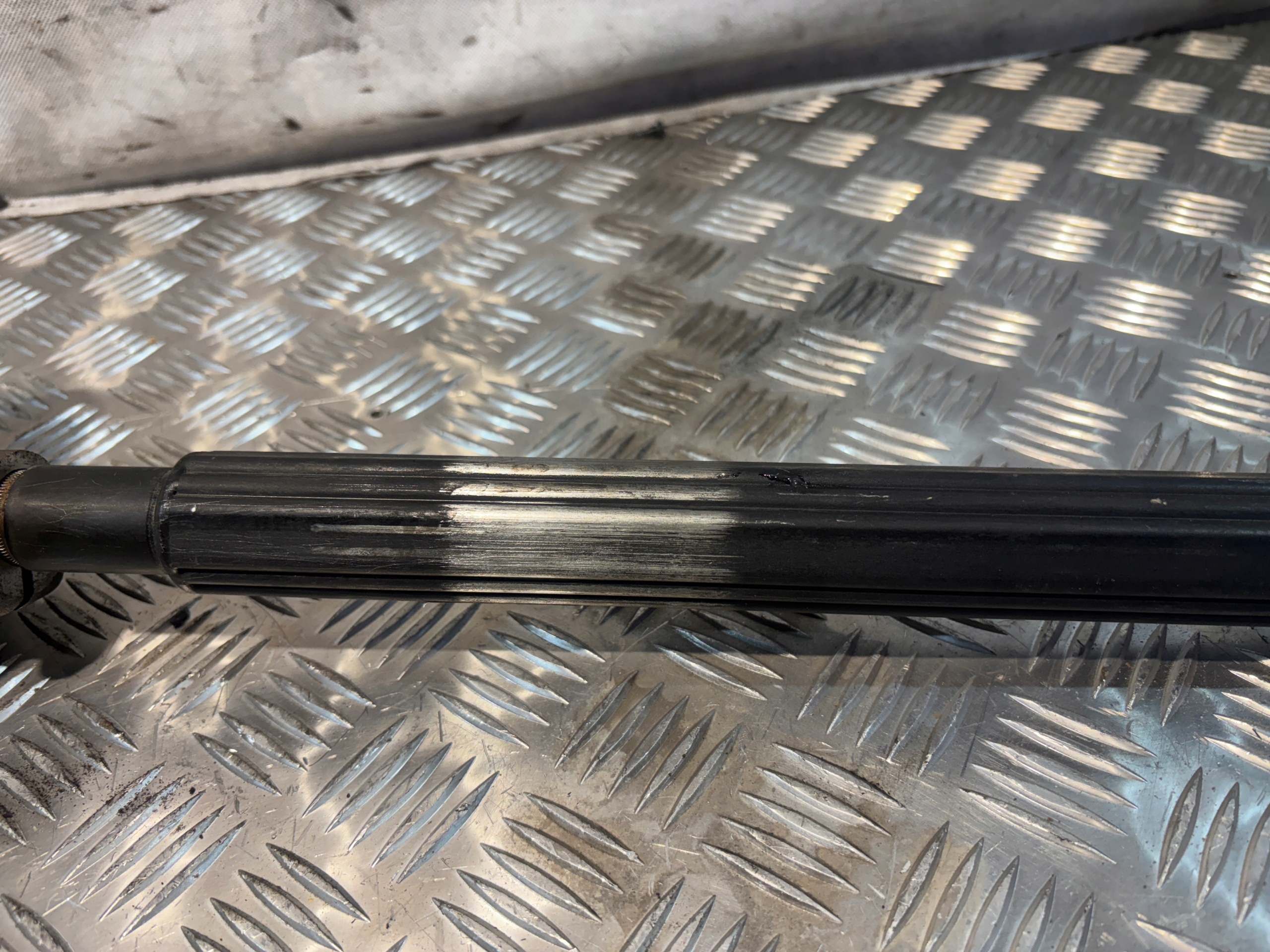 Lenksäule Lenkstange Scania R 1540426