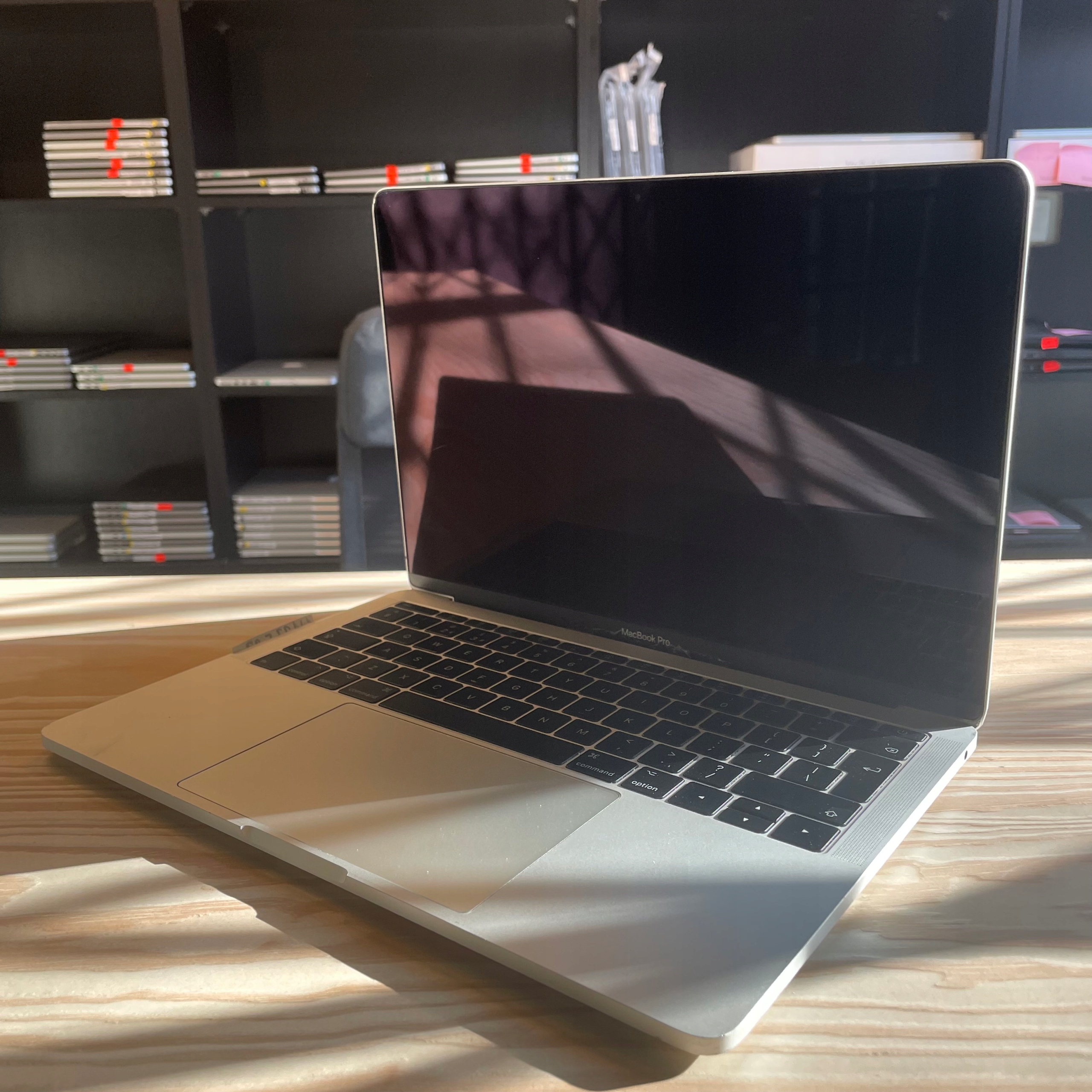 E*r様 MacBook Pro A1708 Core i5 8GB SSD25 MacBook Pro A1708
