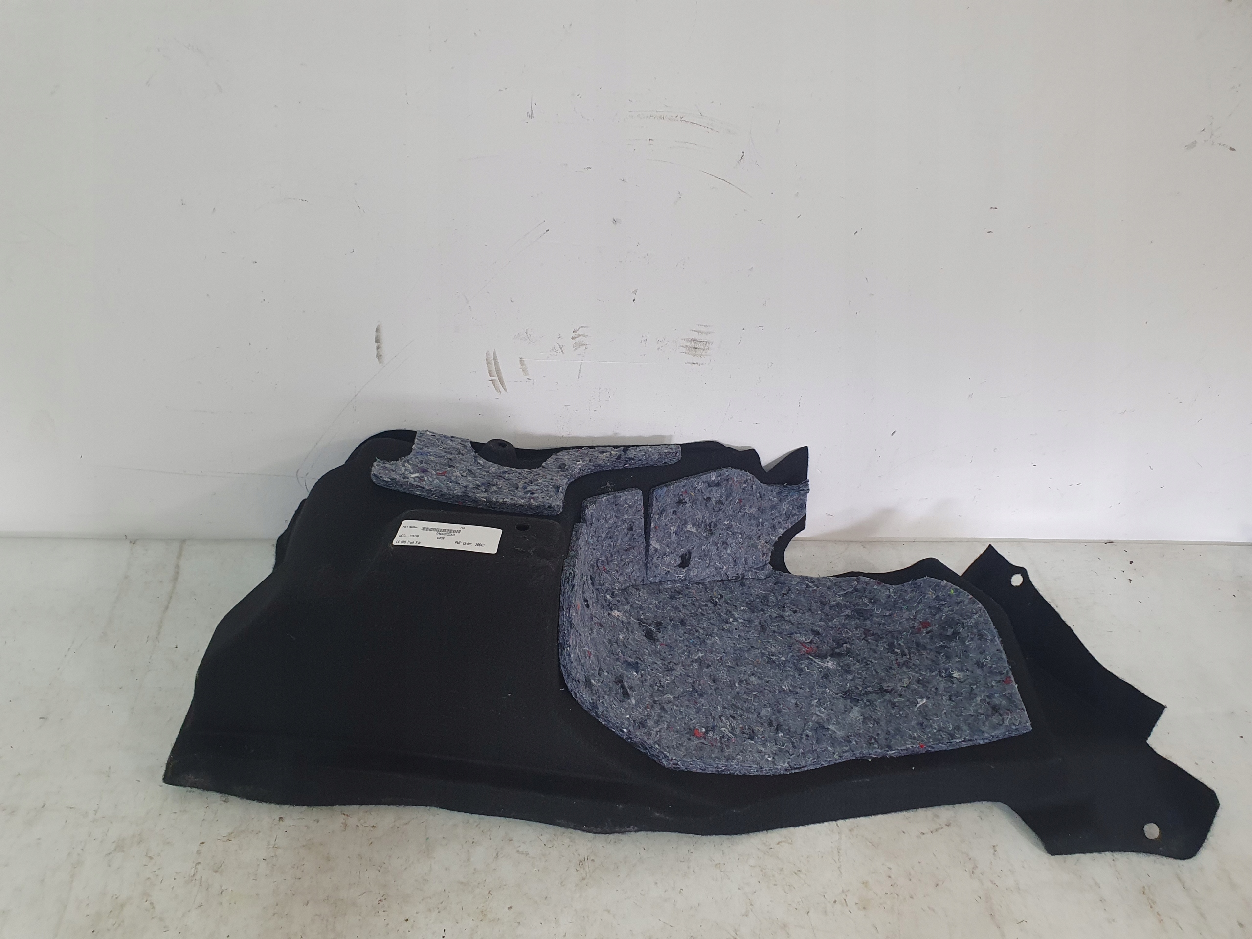 DODGE CHALLENGER 15- 3.6 right boot upholstery 04662032AD