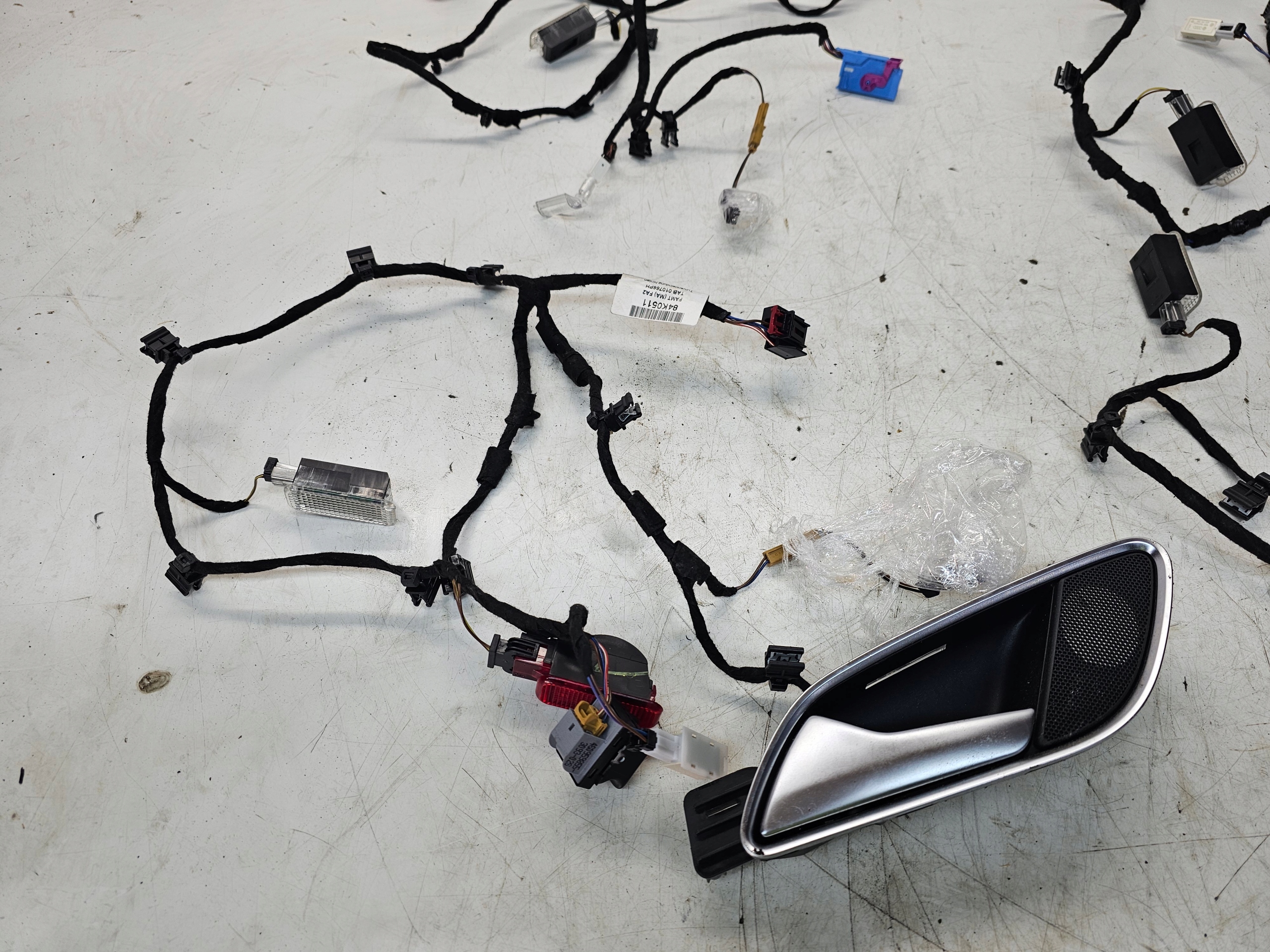 bundle WIAZKI BOCZKOW door AMBIENTE AUDI Q3 8U KOMPLET