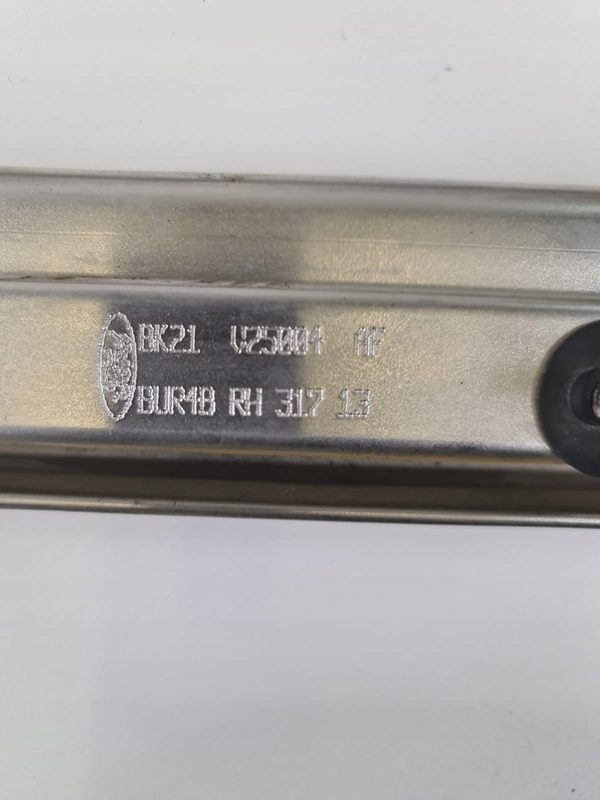 SZYNA PROWADNICA DRZWI TRANSIT CUSTOM Part number BK21 V25005 BK21 V25004