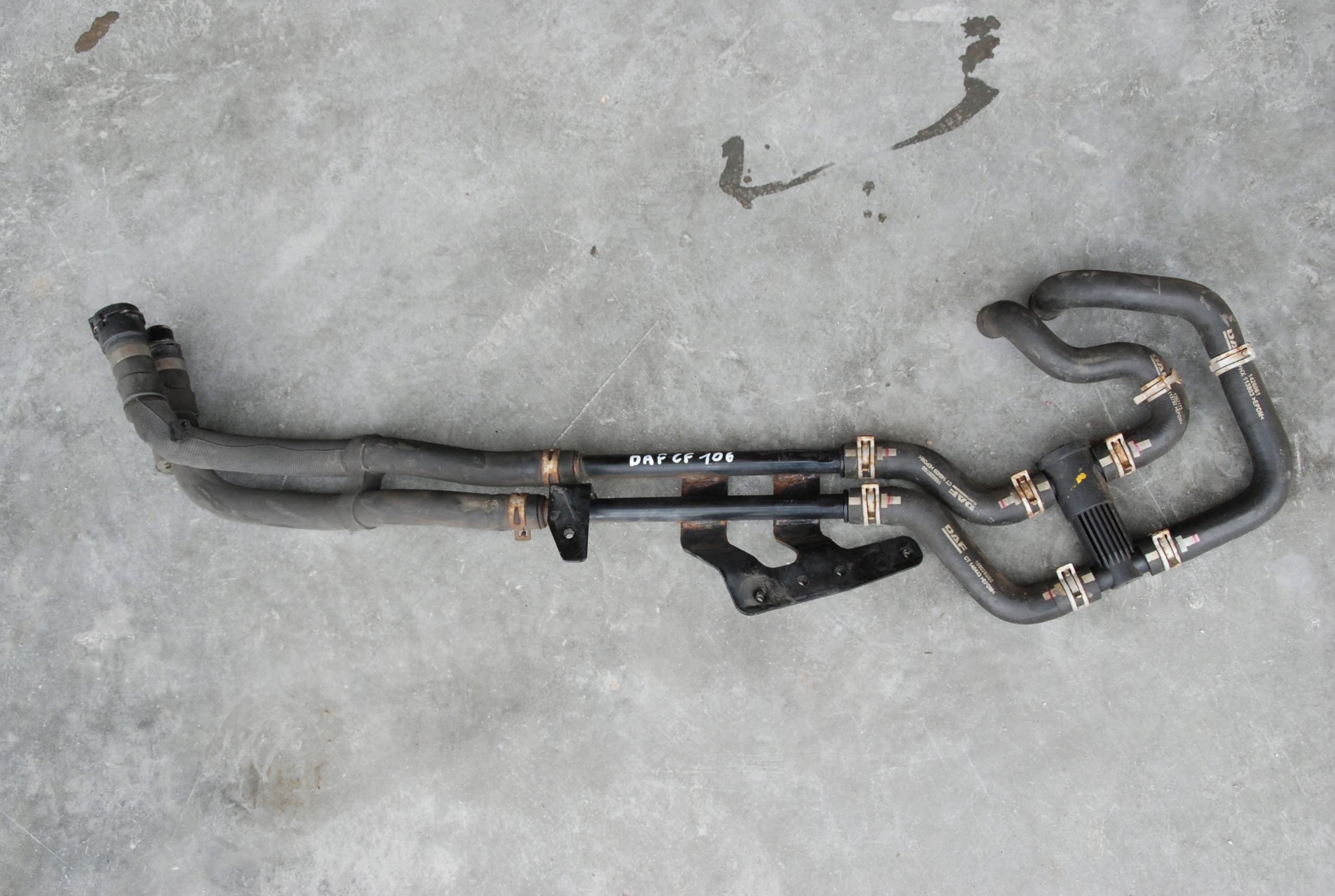 ВОДЯНЫЕ ТРУБКИ НАГРЕВАТЕЛЯ DAF XF CF 106