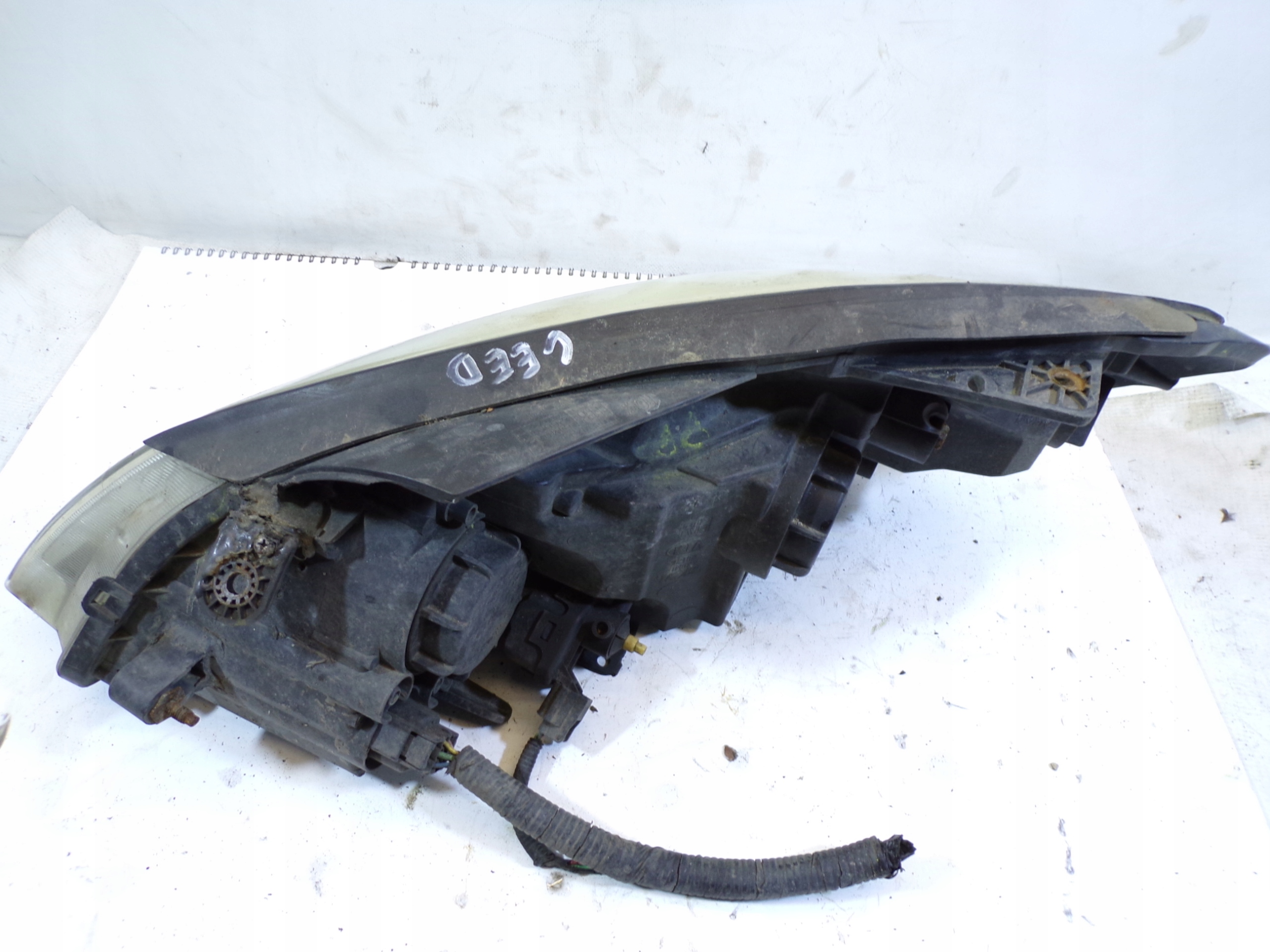light front front right KIA CEED 1 and (K)