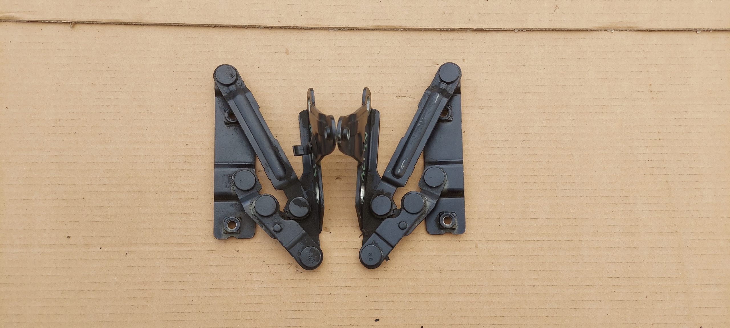 bonnet hinges ALTEA TOLEDO 04-15 LAK: LC9Z