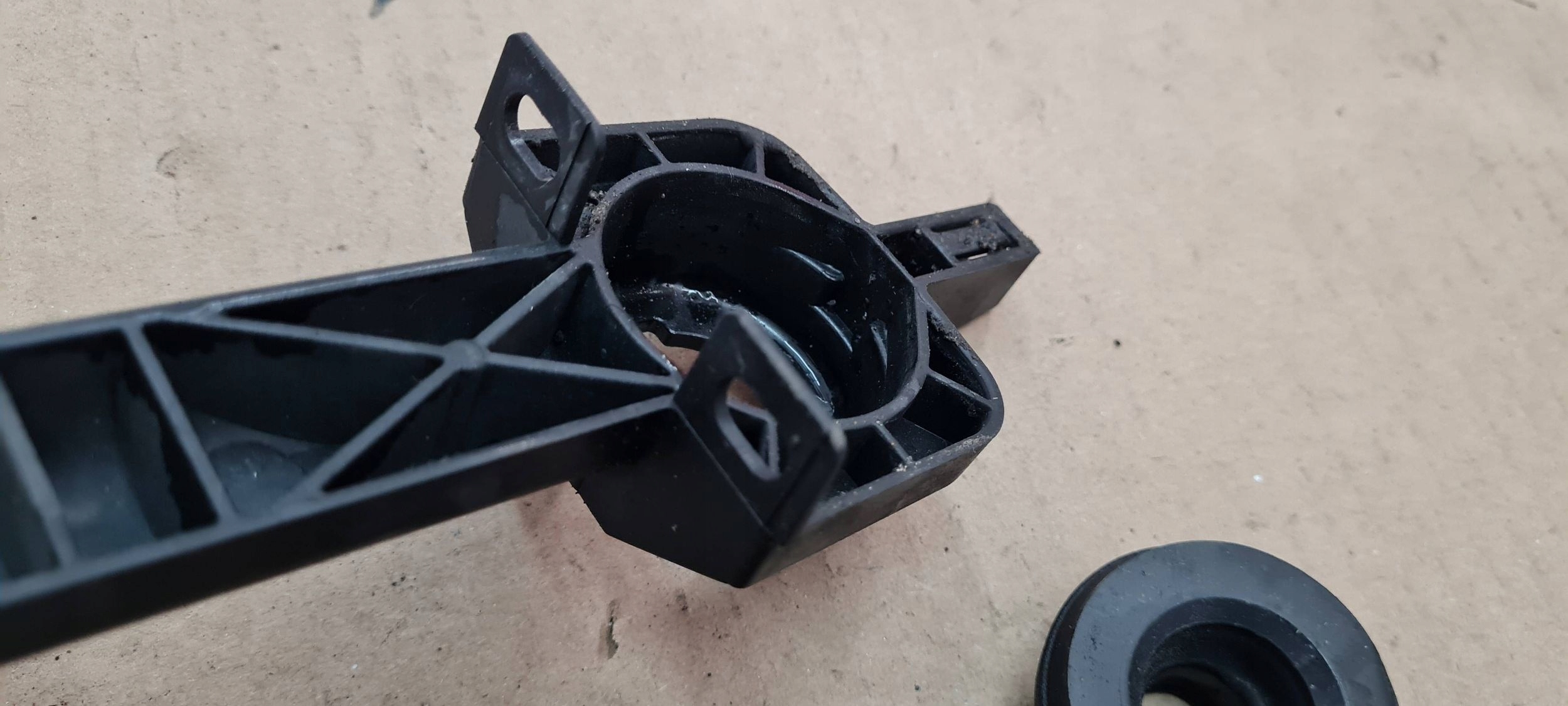 A4 B9 8W bracket hook holder radiator 8W0805201 A5 8W