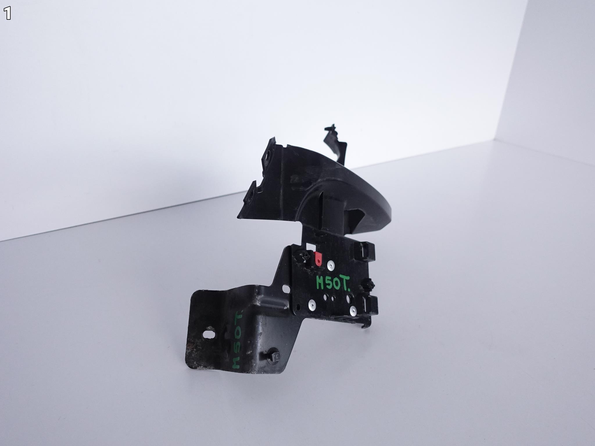 RANGE ROVER EVOQUE L538 bumper bracket left rear part