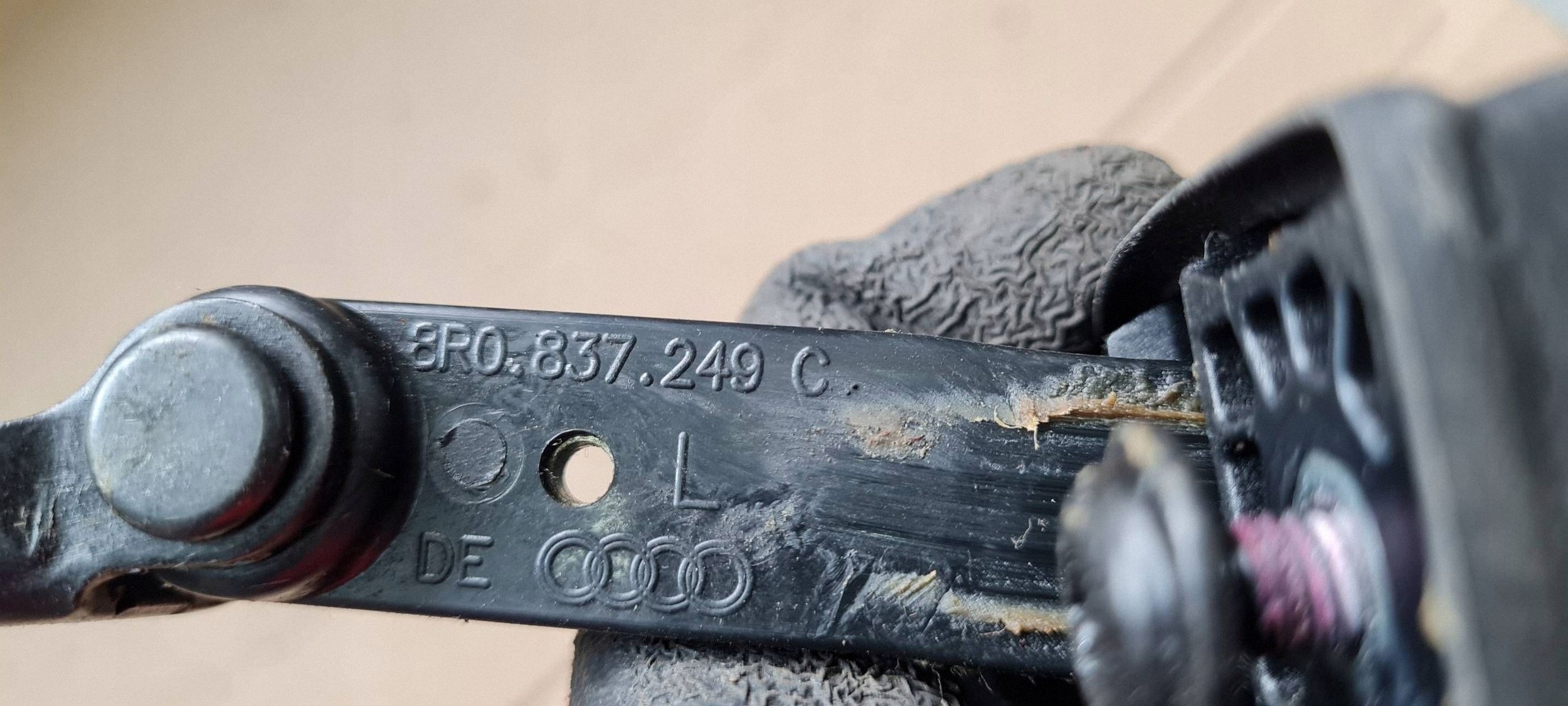 Q5 8R limiter door left right front 8R0837249C