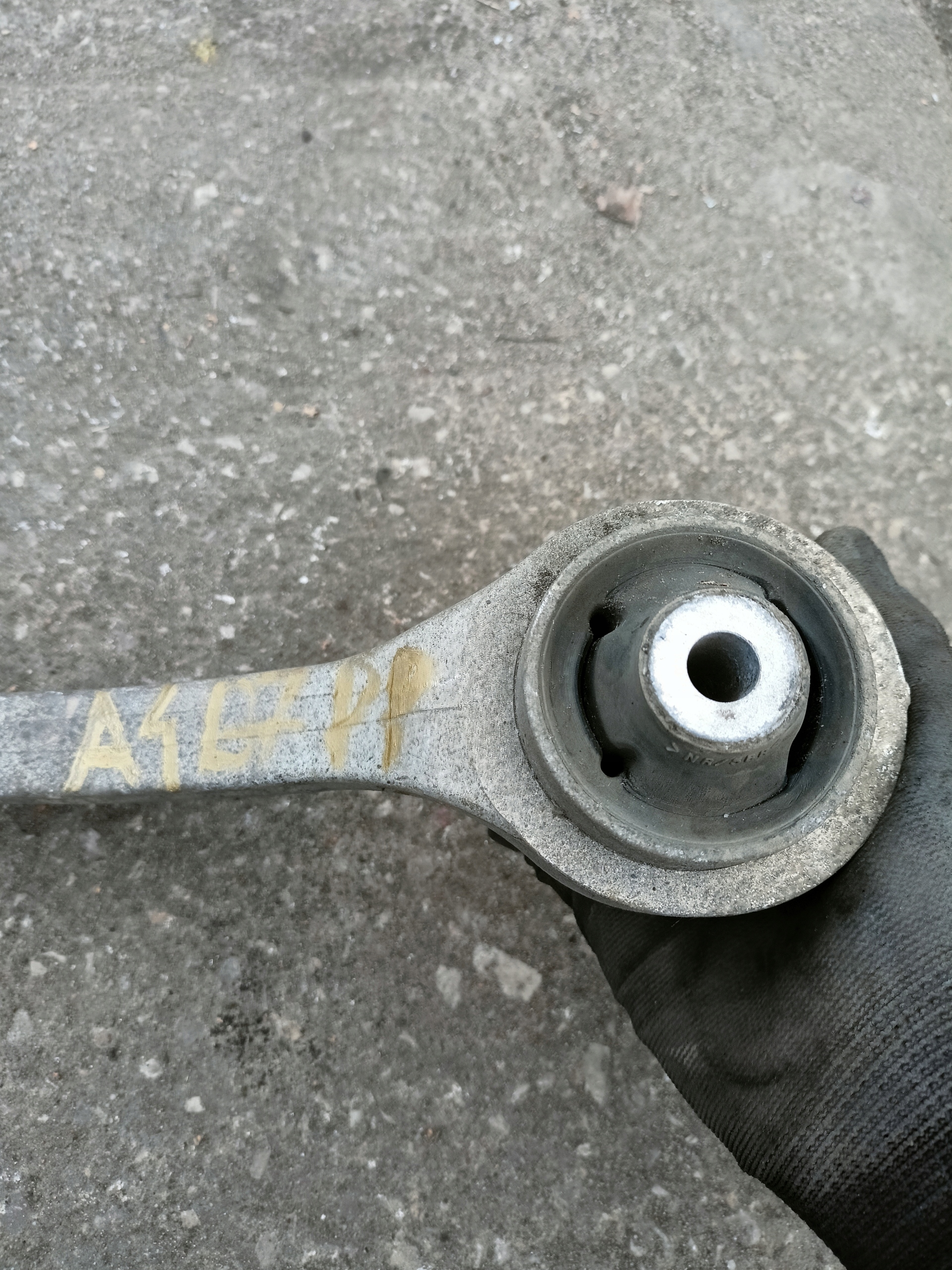 arm AUDI A4 B7 right front