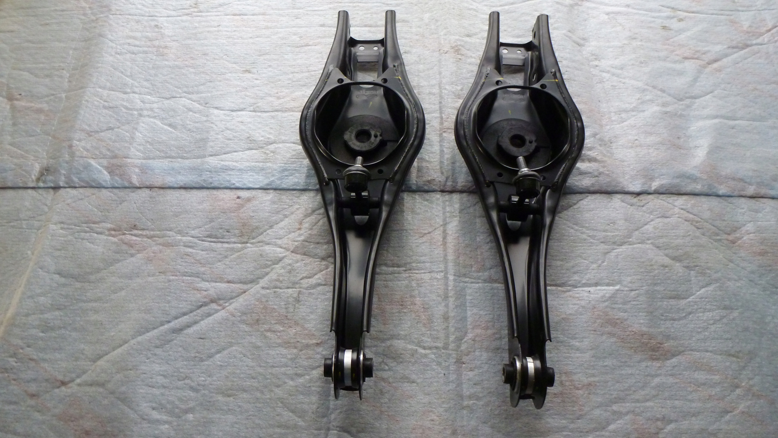 KIA NIRO HYUNDAI ІОНІК РИЧАГ ЛІВИЙ ЗАД. 55210-G2500