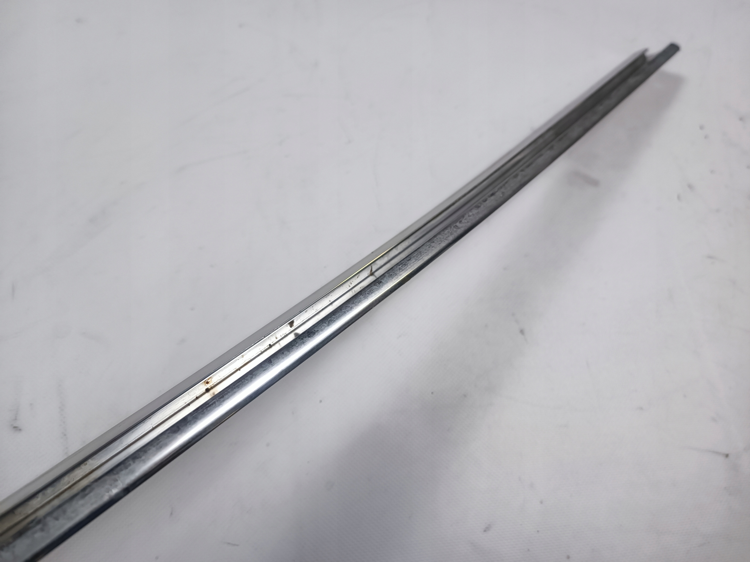 moulding chrom left nad szybe Mercedes SL R107