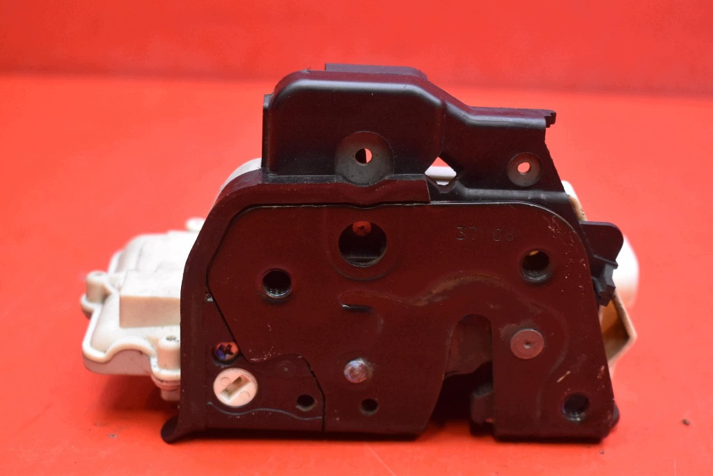 lock door right front front EU 4F1837016 AUDI A3 8P 3D LIFT 08-13