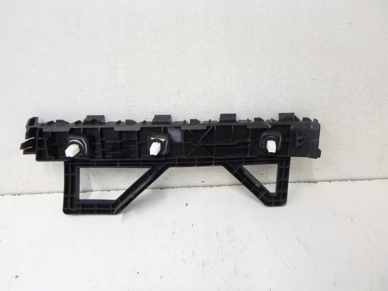 Support Support plaque Pare choc Arrière Gauche Kia Proceed III 22r.
