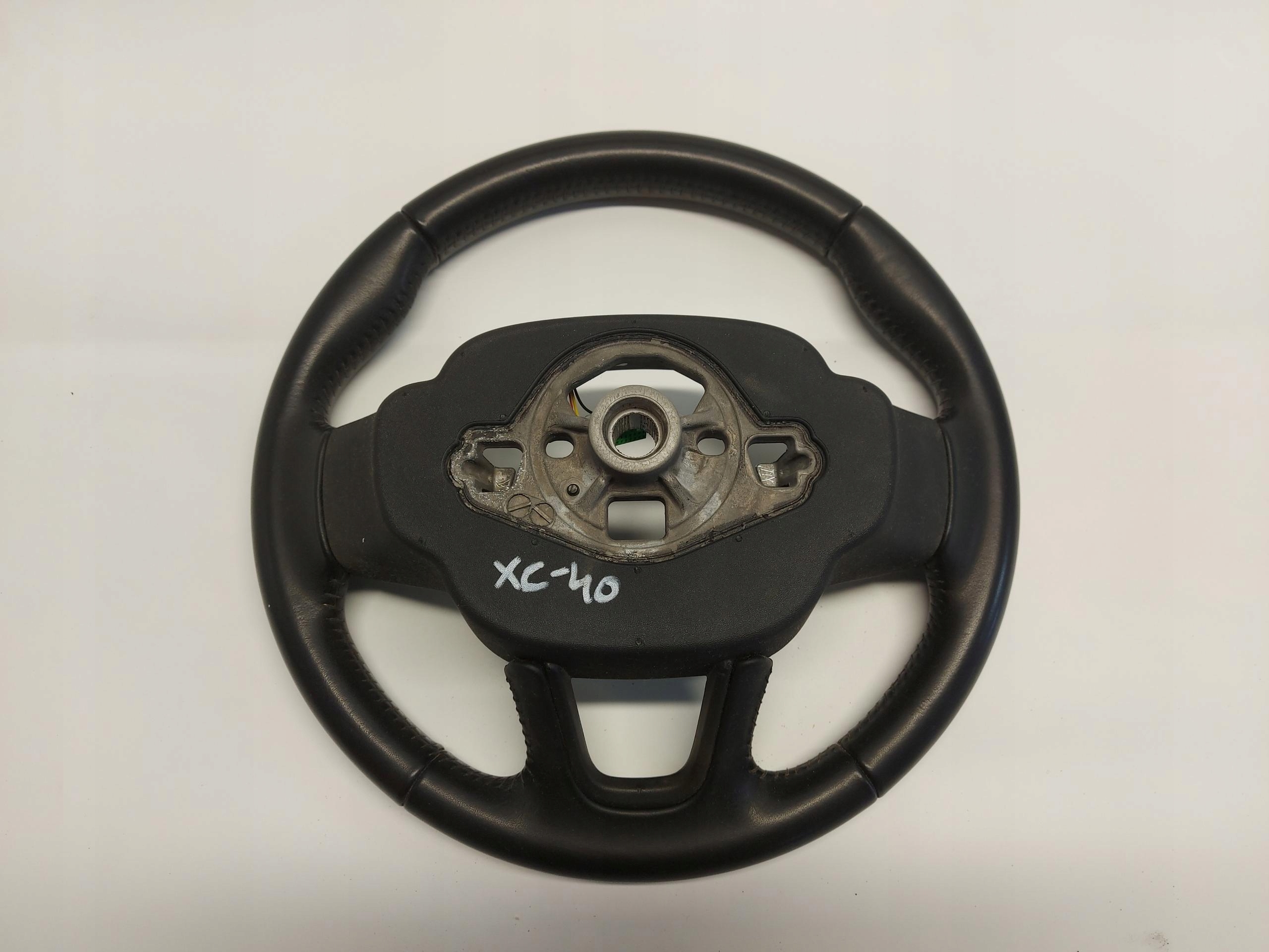 VOLVO XC40 D3 lenkrad multimedialna Leder 32227629