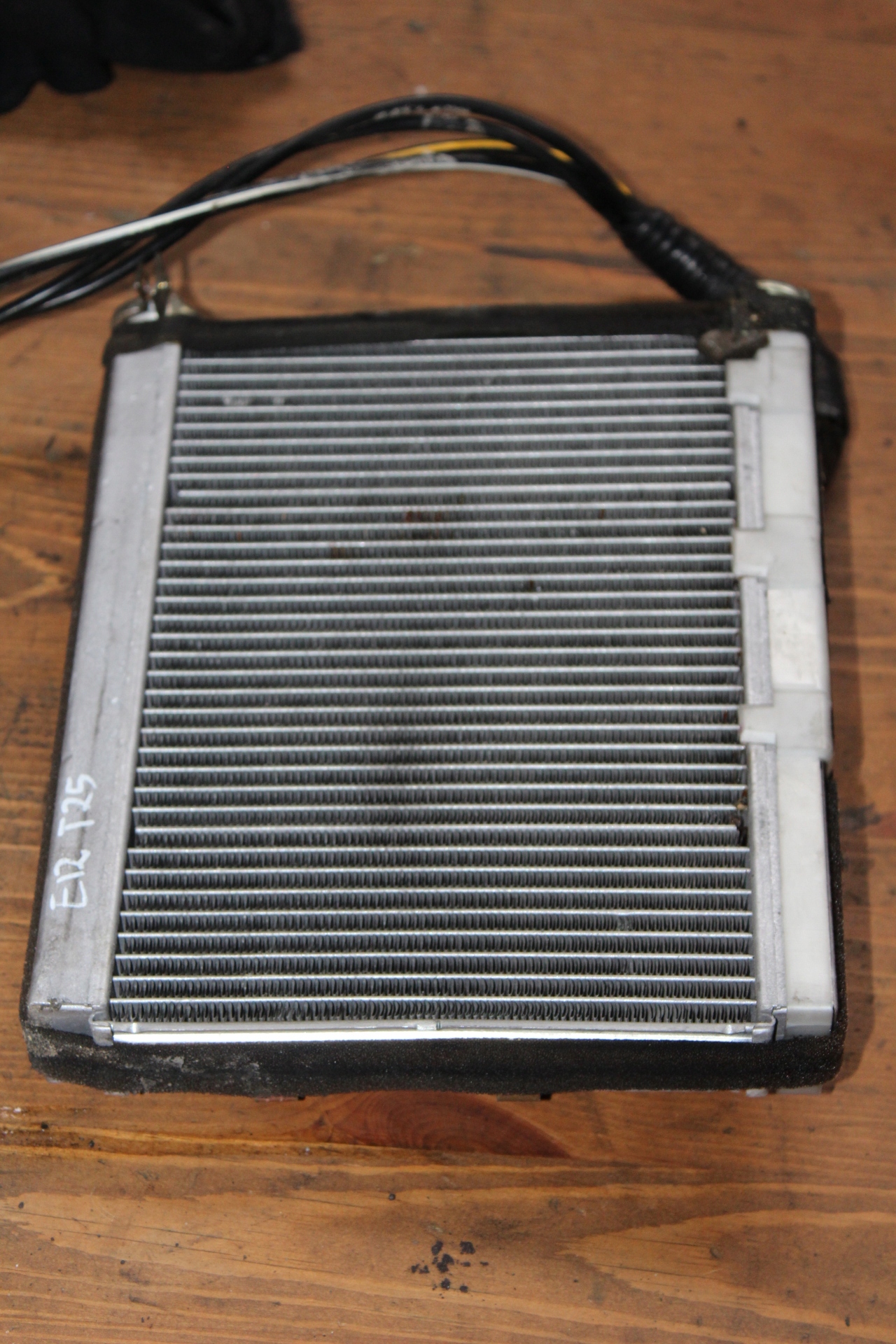 Радіатор пічки COROLLA AVENSIS T25 Європа