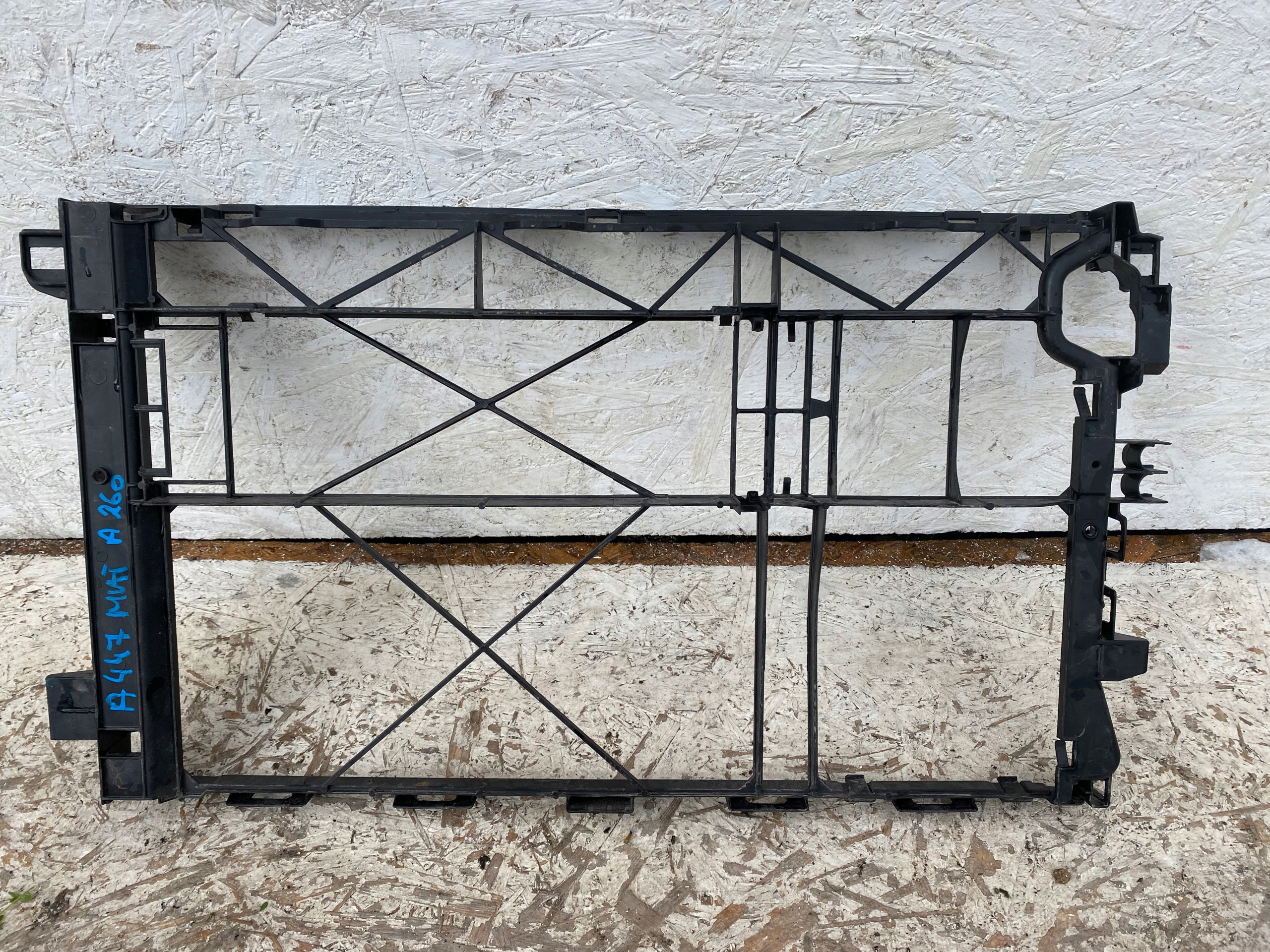 A4475050041 - Корпус радіатора рамка MERCEDES W447 a447 447