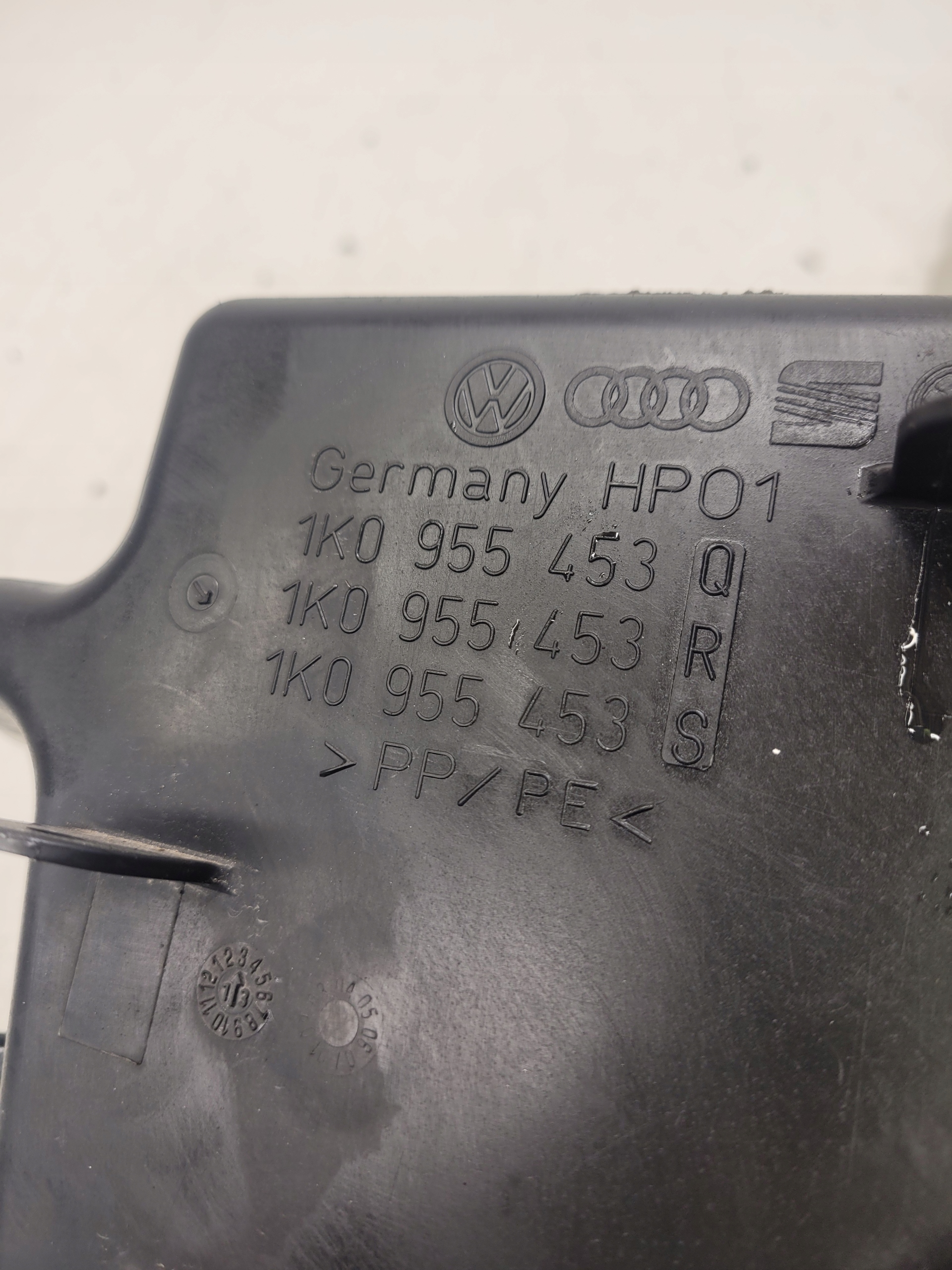 spremnik mlaznice ispod XENON AUDI VW 1K0955453S
