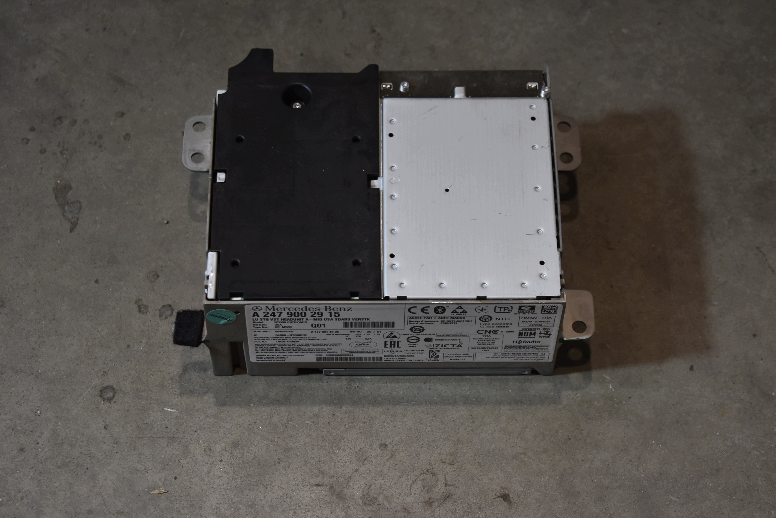 IDEALNA Navigation MERCEDES X247 GLB 1