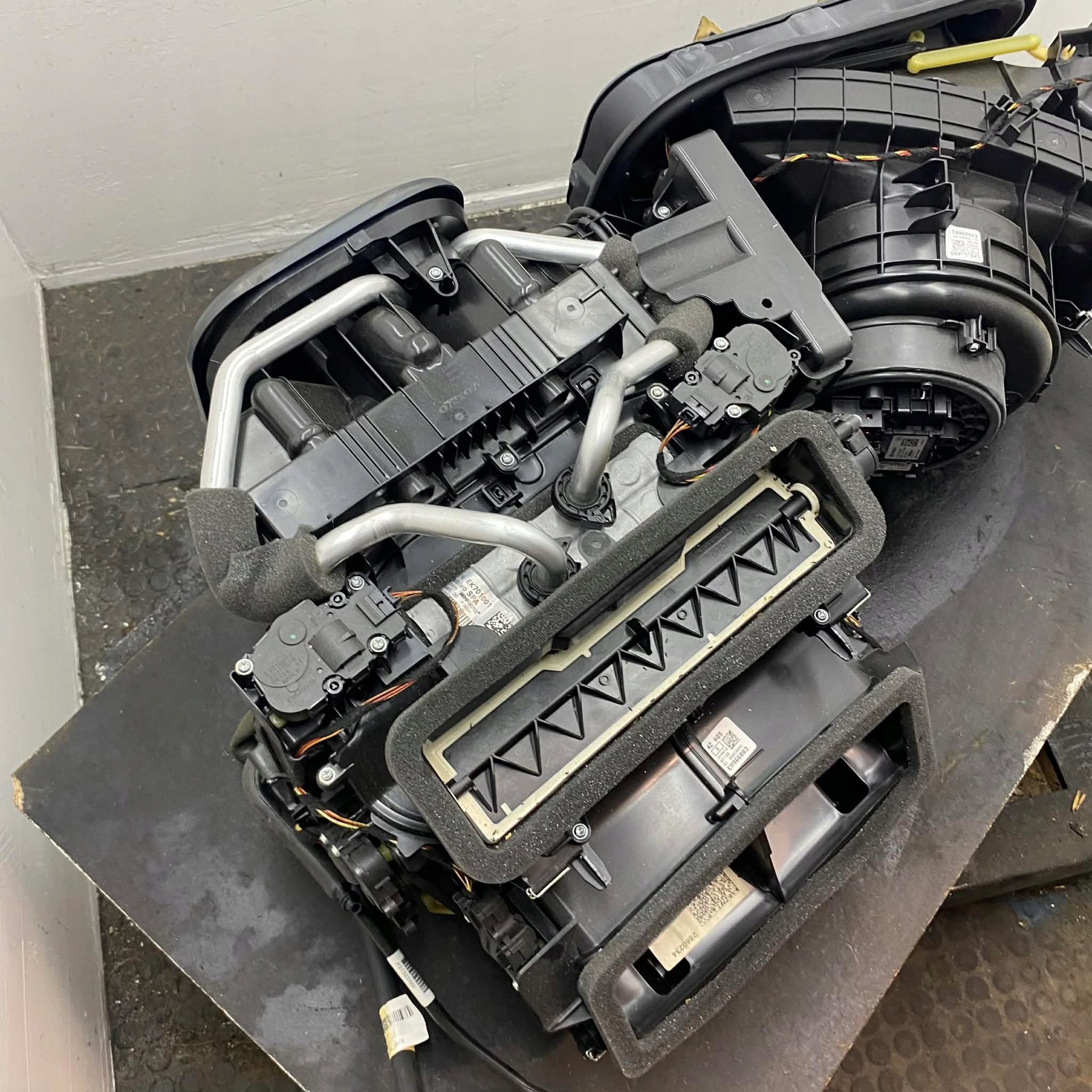 volvo S90 II V90 радиатор отопителя Воздух европа 31497314