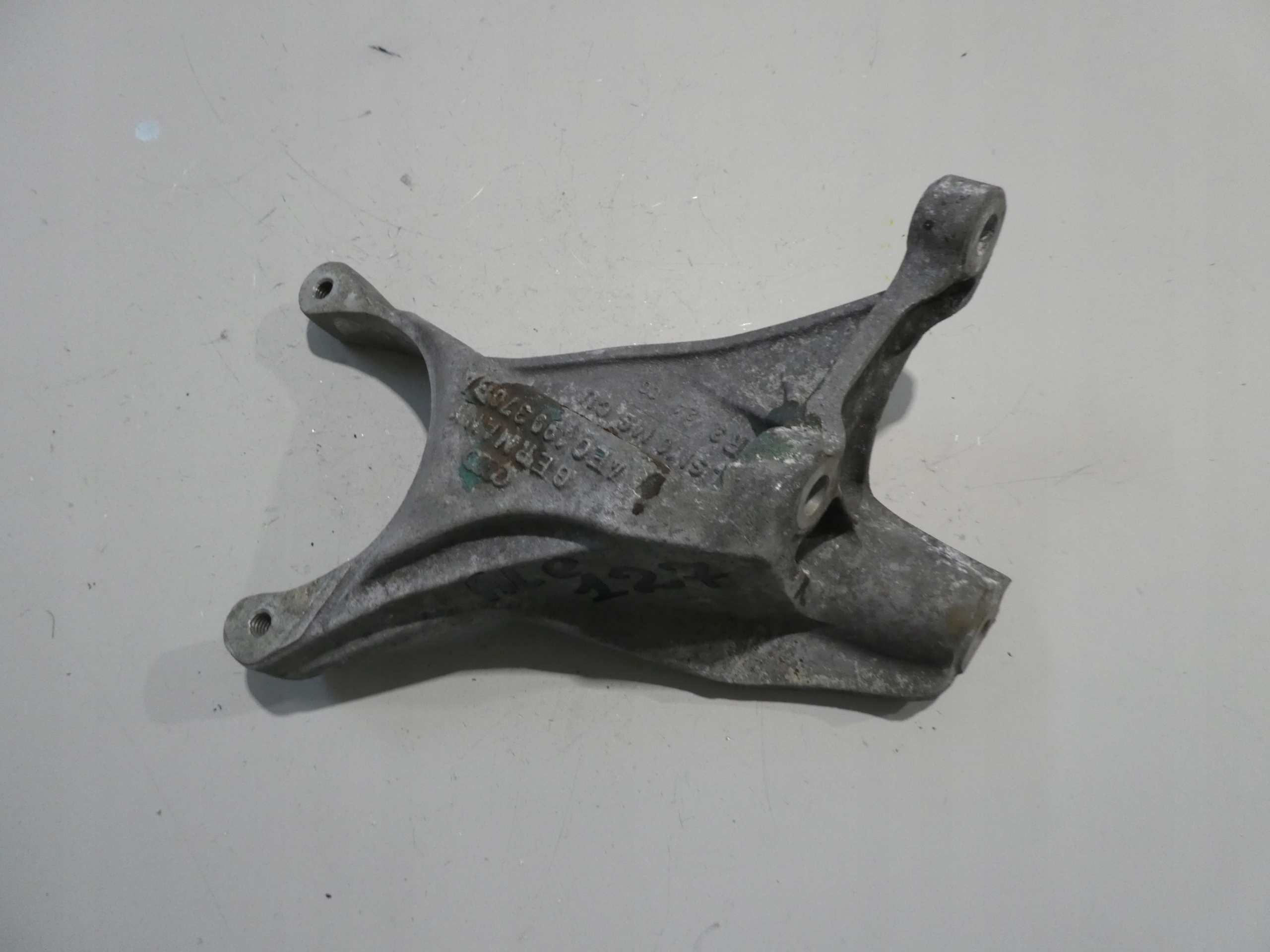 bearing engine mount and A8 D3 4E0199370BA