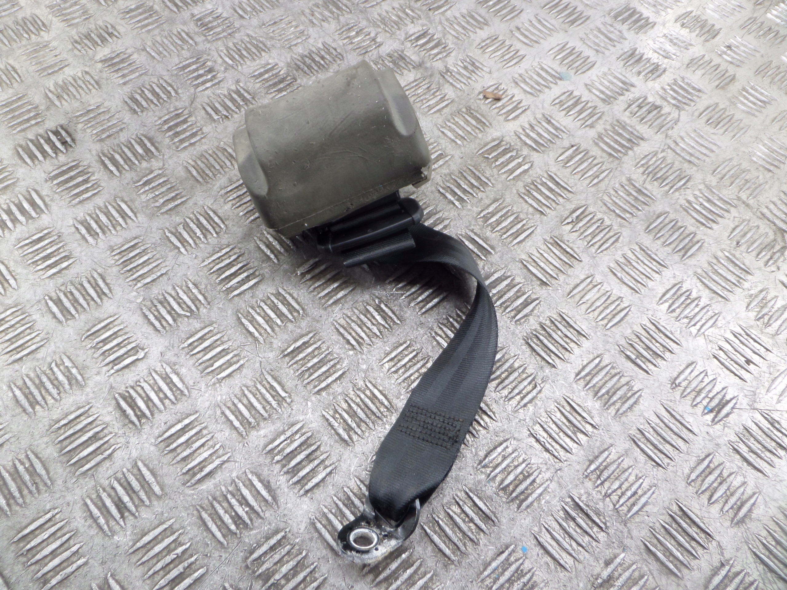 Gurten Sicherheits SKODA RAPID SPACEBACK hinten Original
