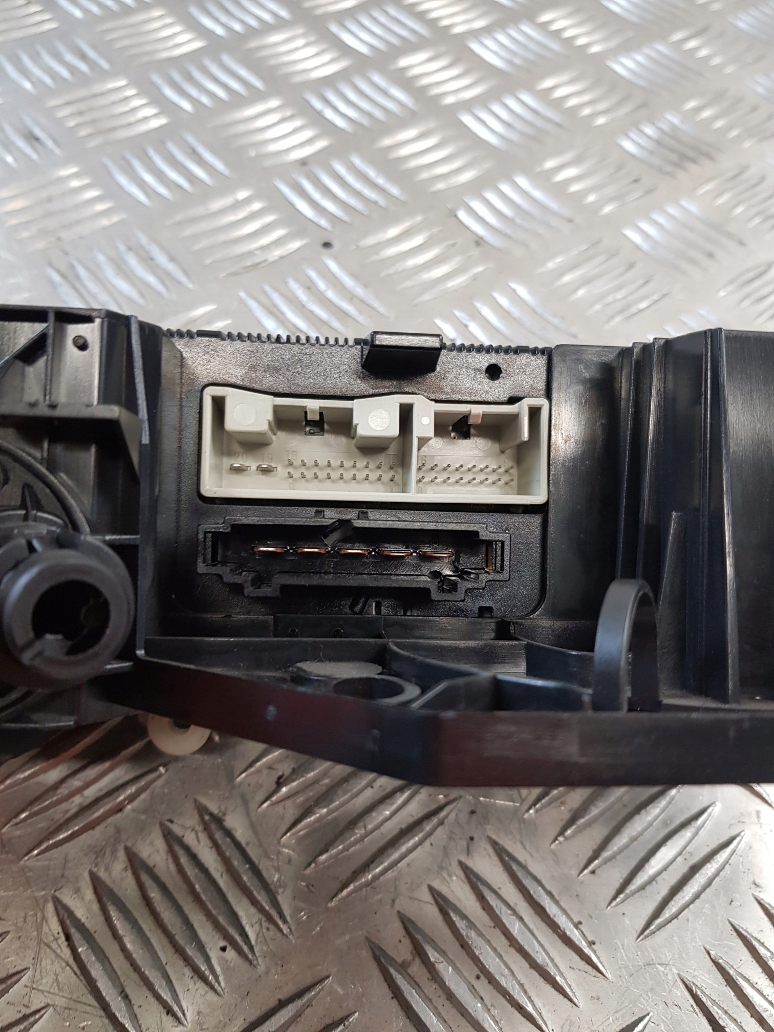 PANEL klímy VW TOURAN a 04R
