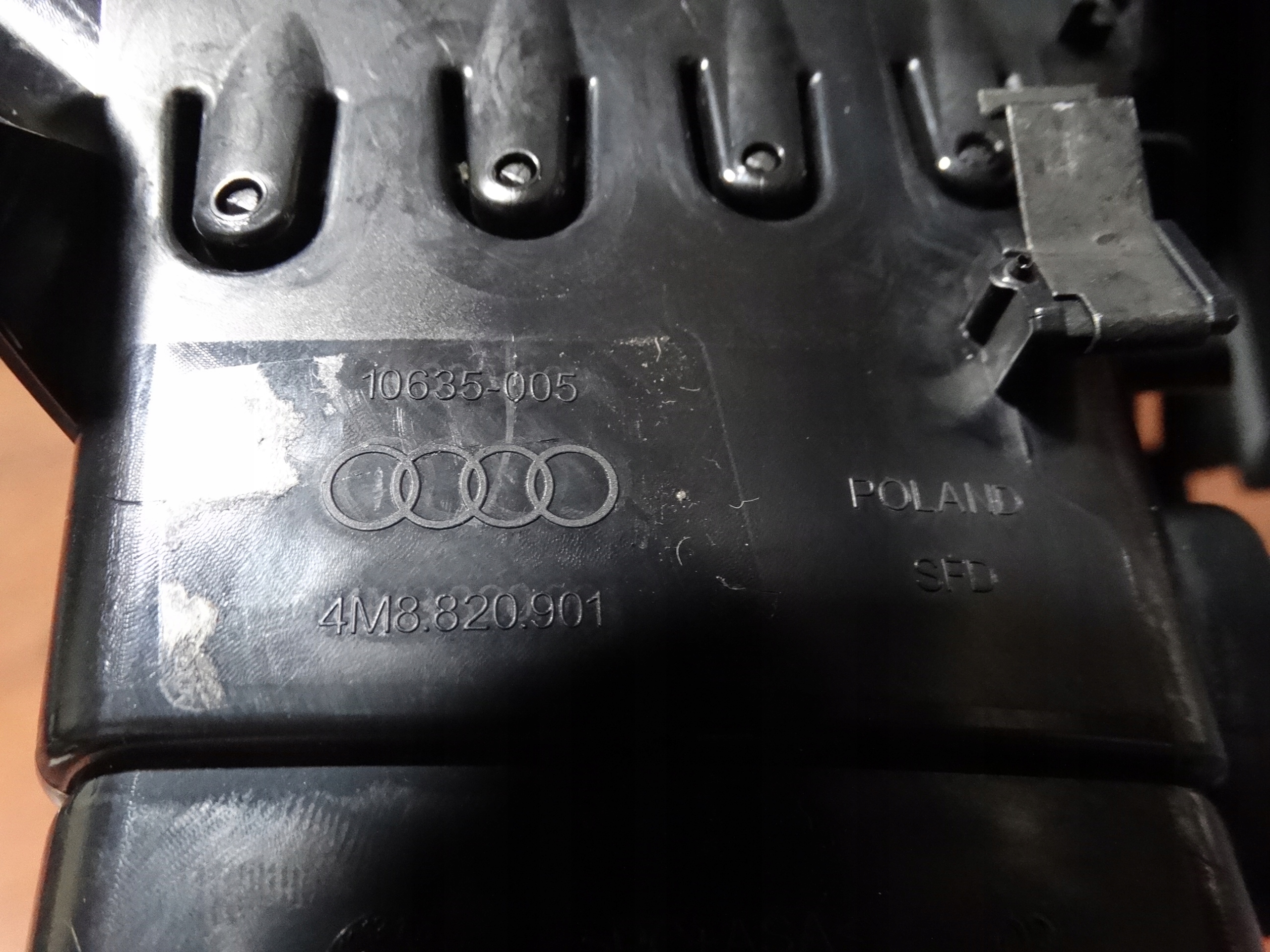 IDEALNA grid air conditioning devices consoles left AUDI Q8 1
