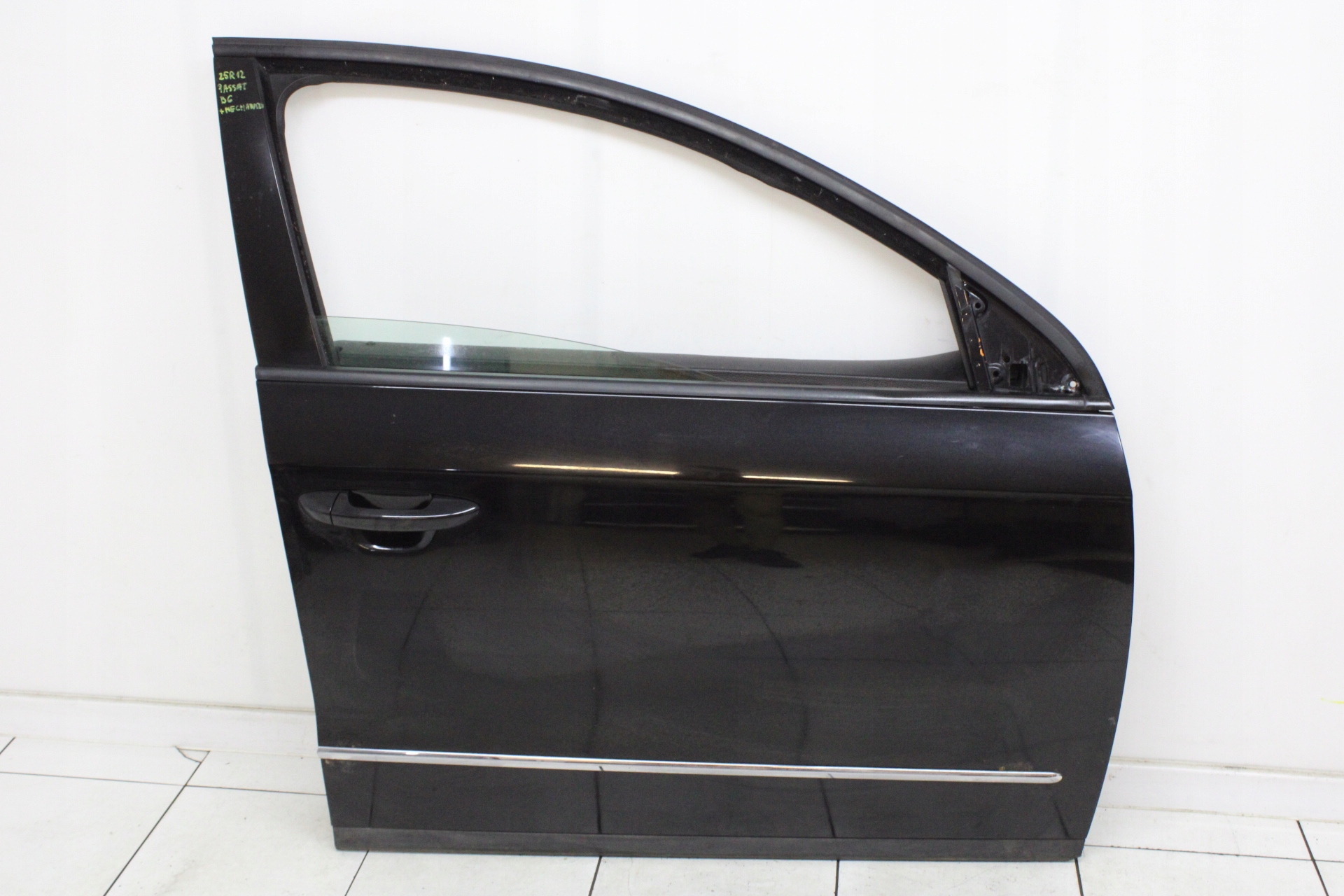 VW PASSAT B6 05r- ДВЕРІ ПРАВИЙ ПЕРЕД ПРАВЕ СПЕРЕДУ Lc9x