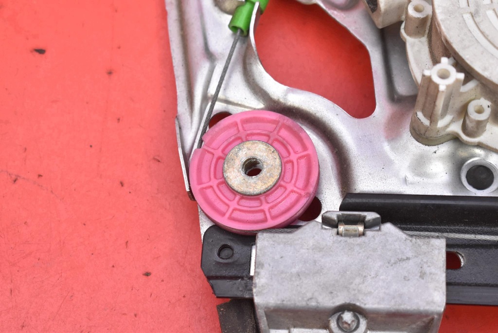 stahování okna levý předek EU 8360511 BMW E39 90-00