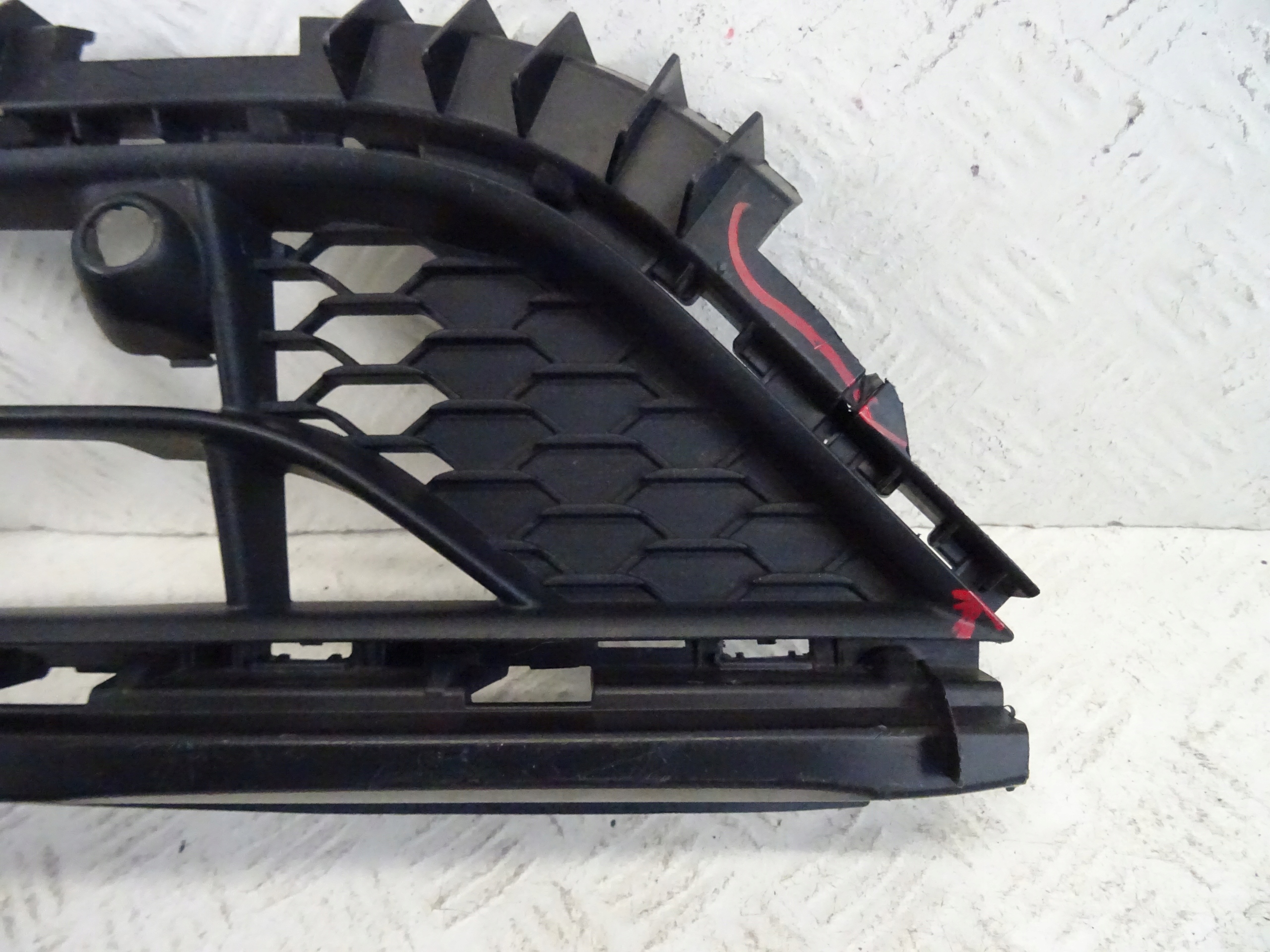 grid of a bumper front front central MERCEDES GLB AMG 247 A2478856003