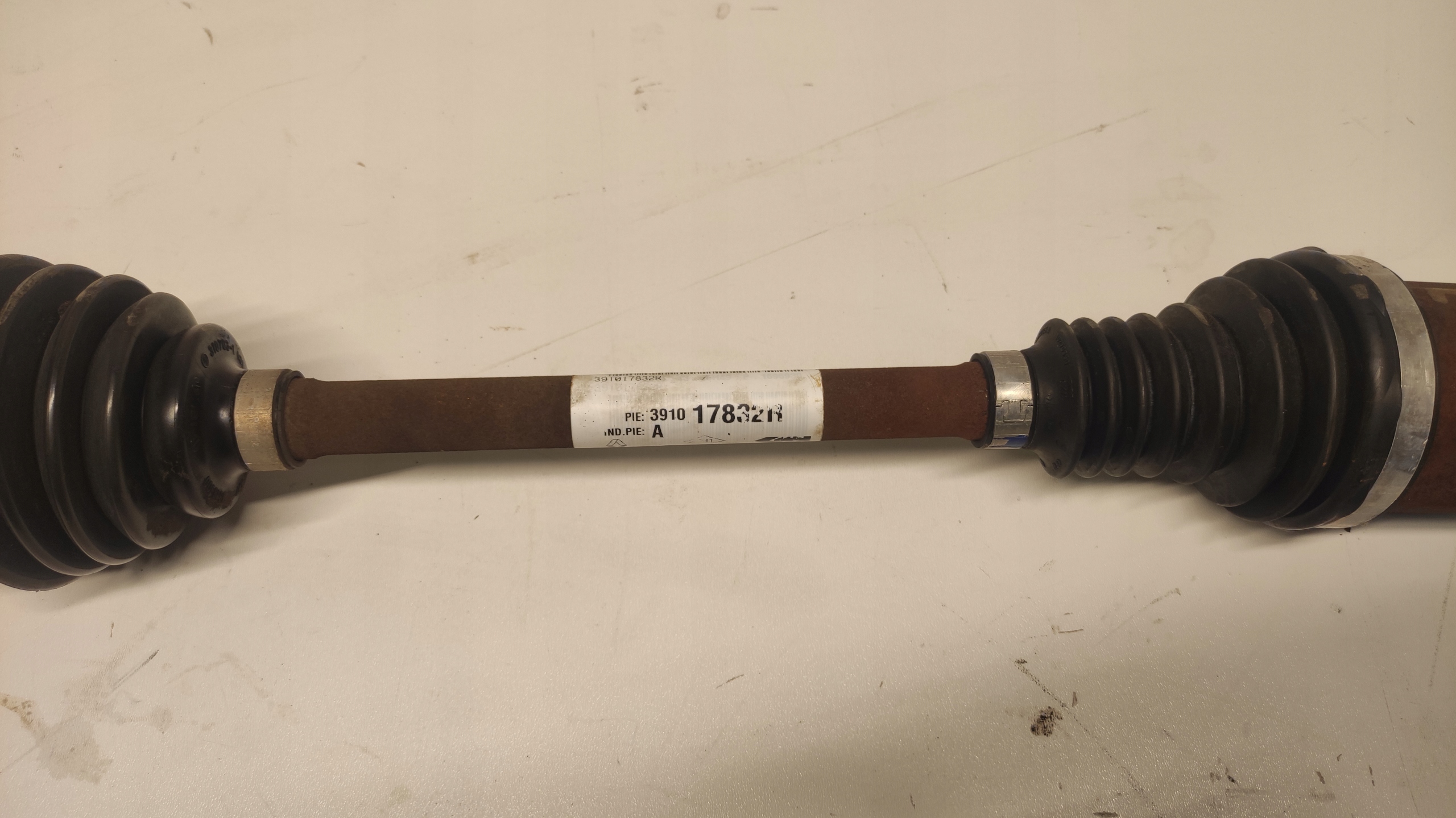 semi-axis left DACIA SANDERO II STEPWAY 0.9 TCE 391017832R 12-16