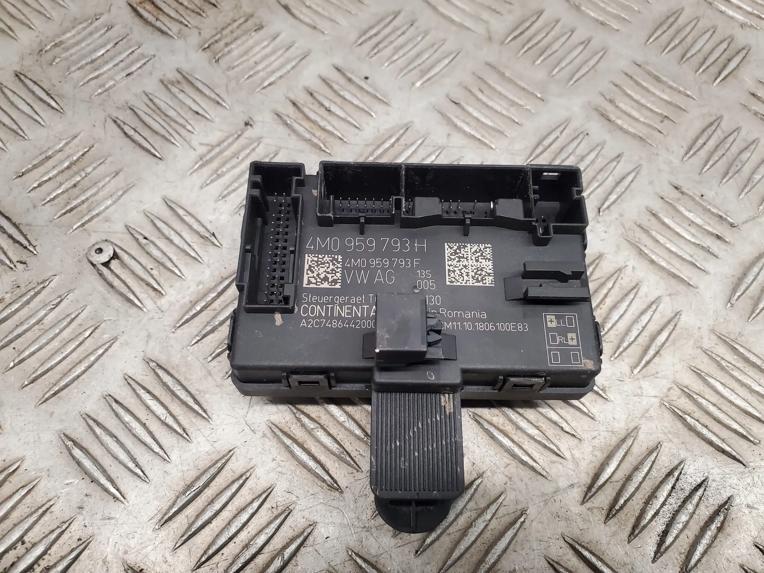 Audi A5 4M0959793H Przód strona prawa Moduły drzwi