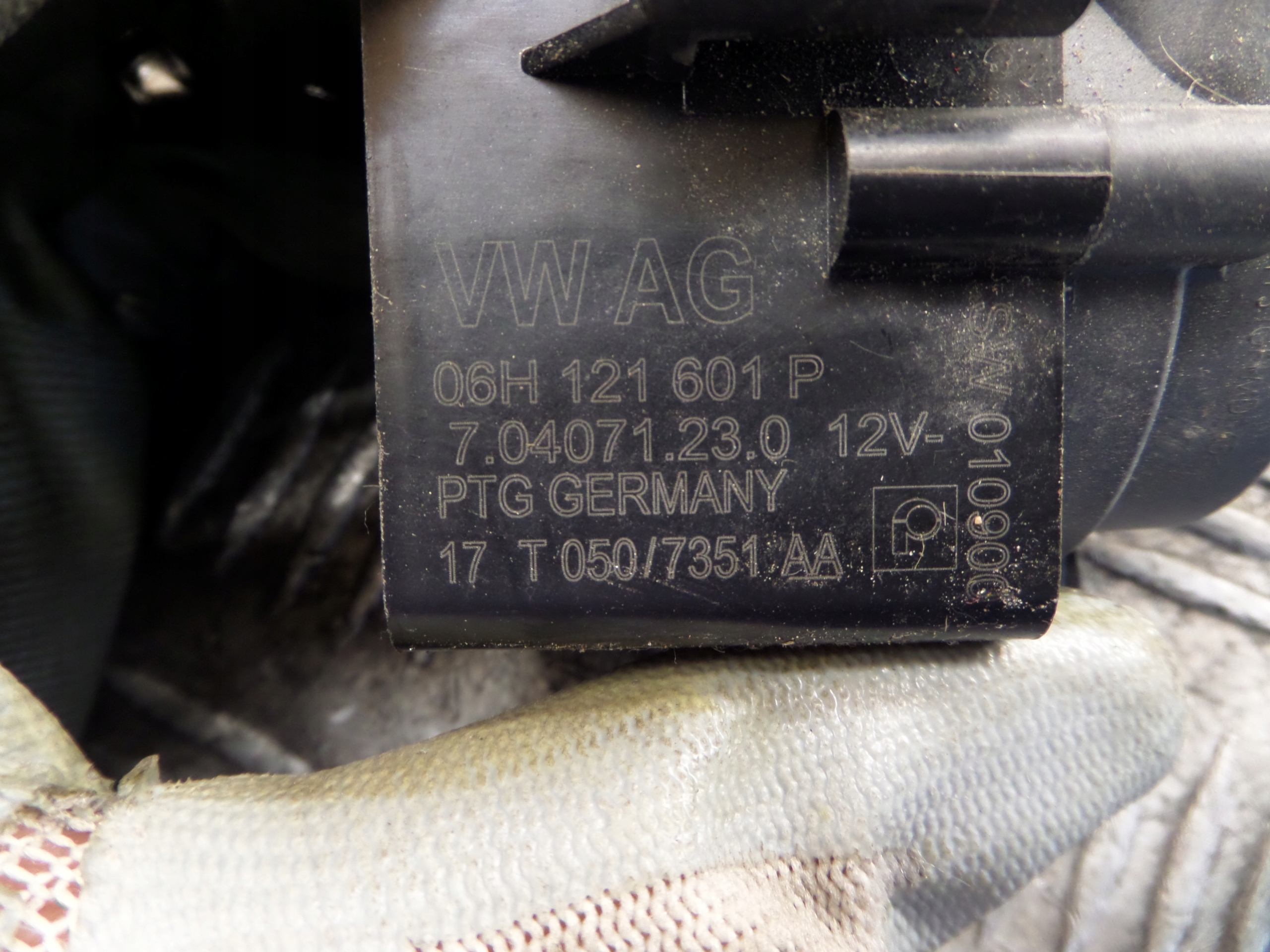 Audi OE 06H121601P supplementary water pump
