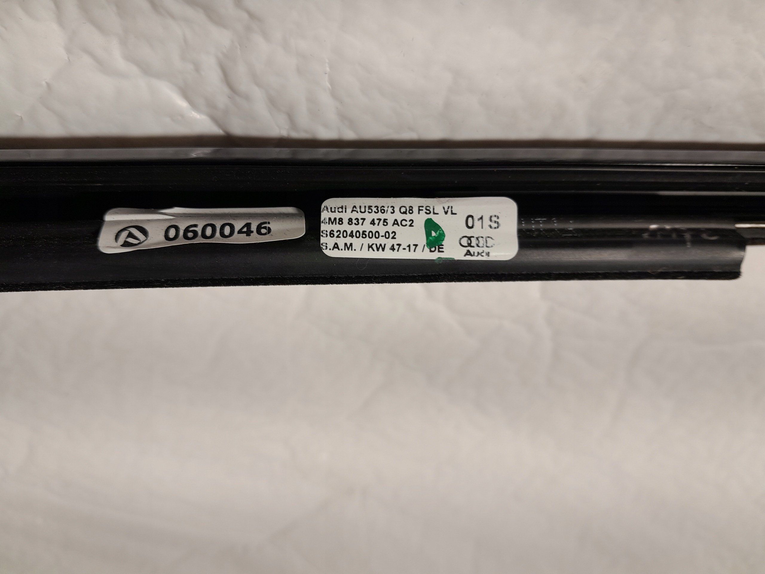 AUDI Q8 4M moulding dust door 4M8837475