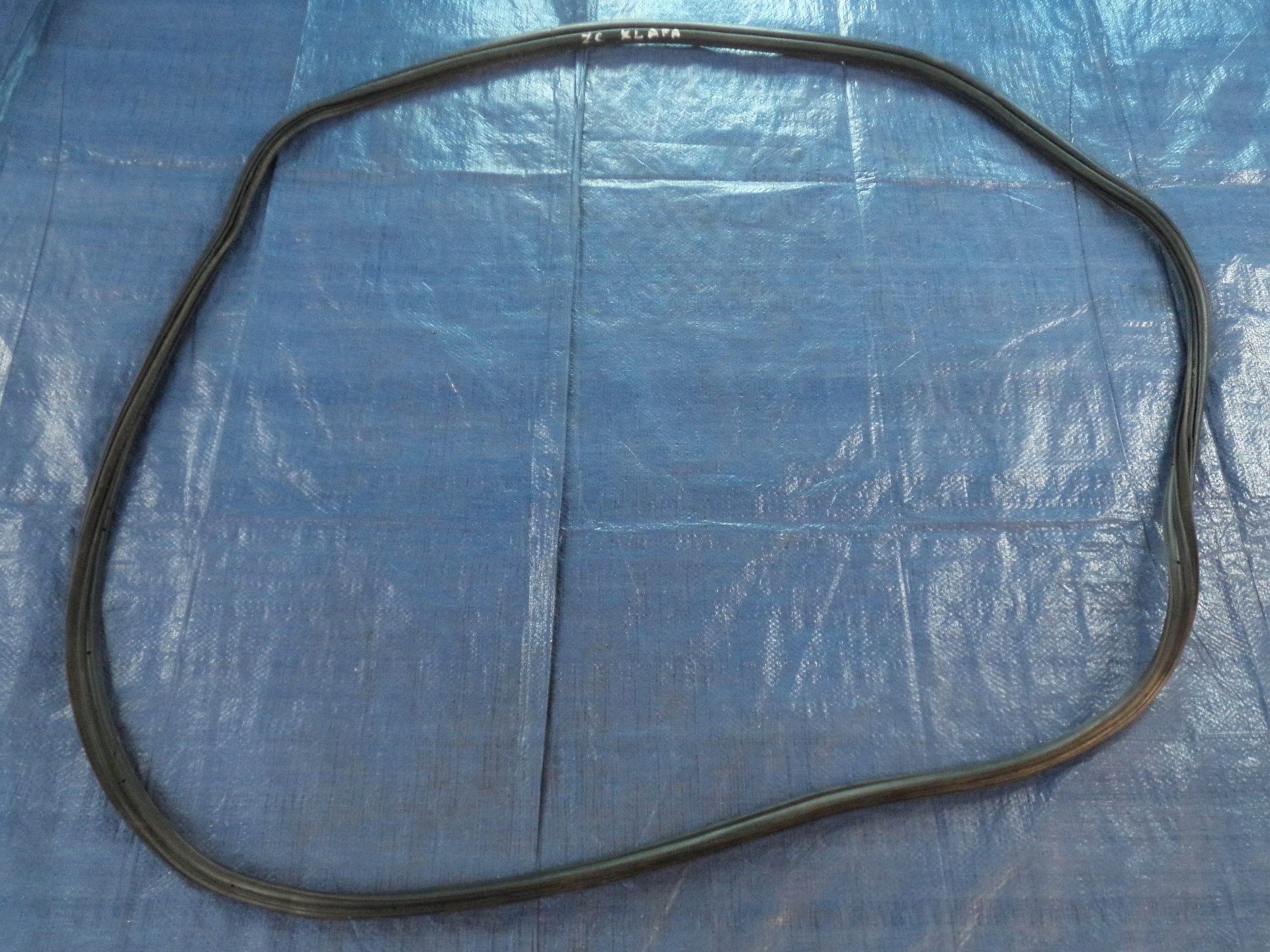 OPEL-CZĘŚCI Zafira C Uszczelka klapy bagażnika tył