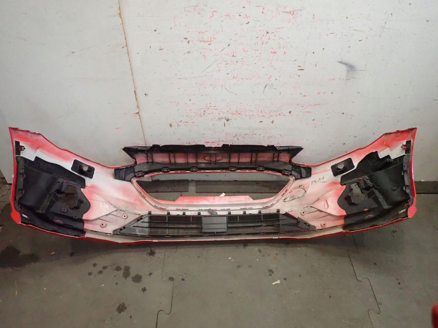 nárazník předek přední FORD FOCUS MK4 ST 2018